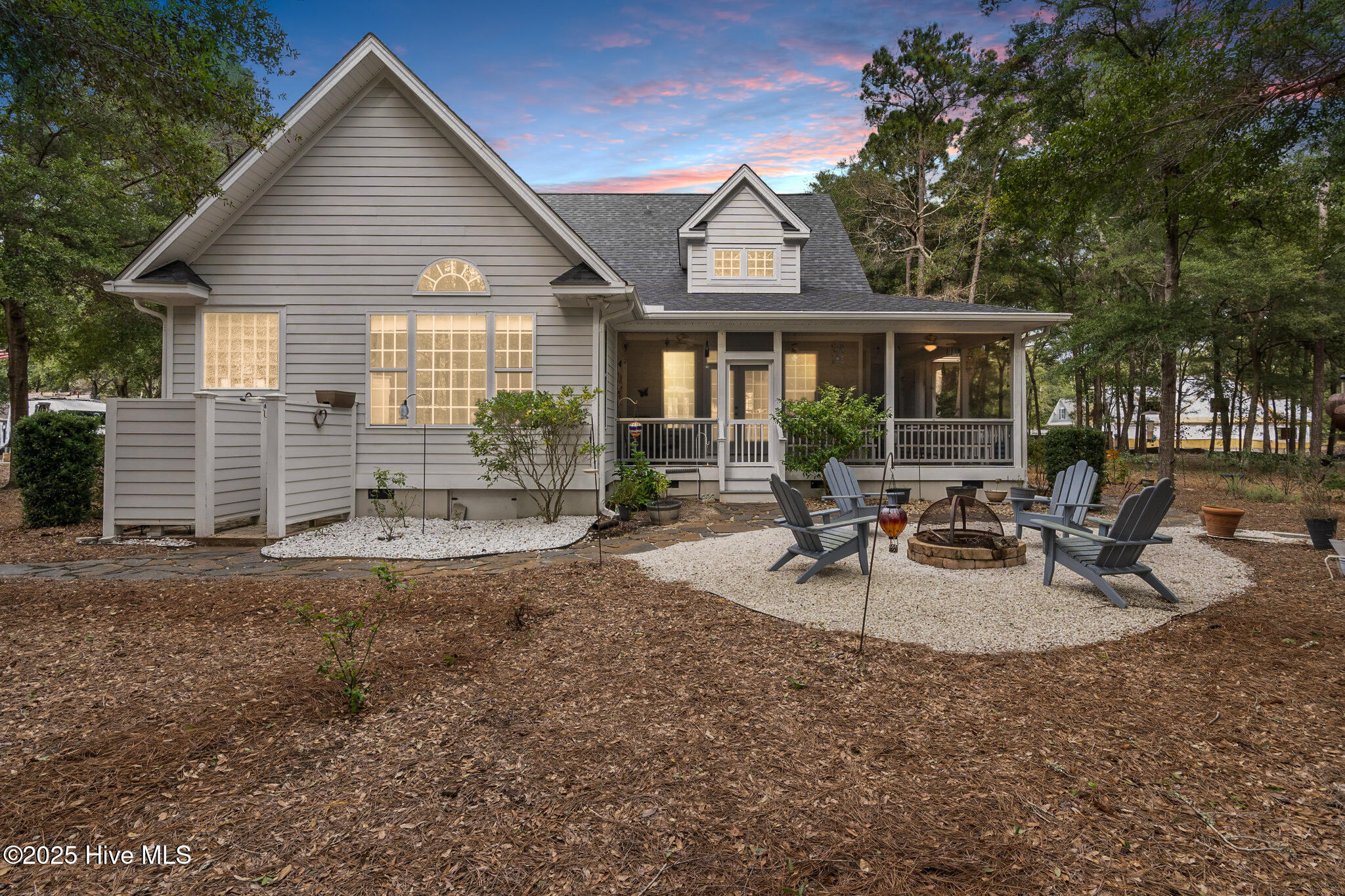 100535013 | Photo 46