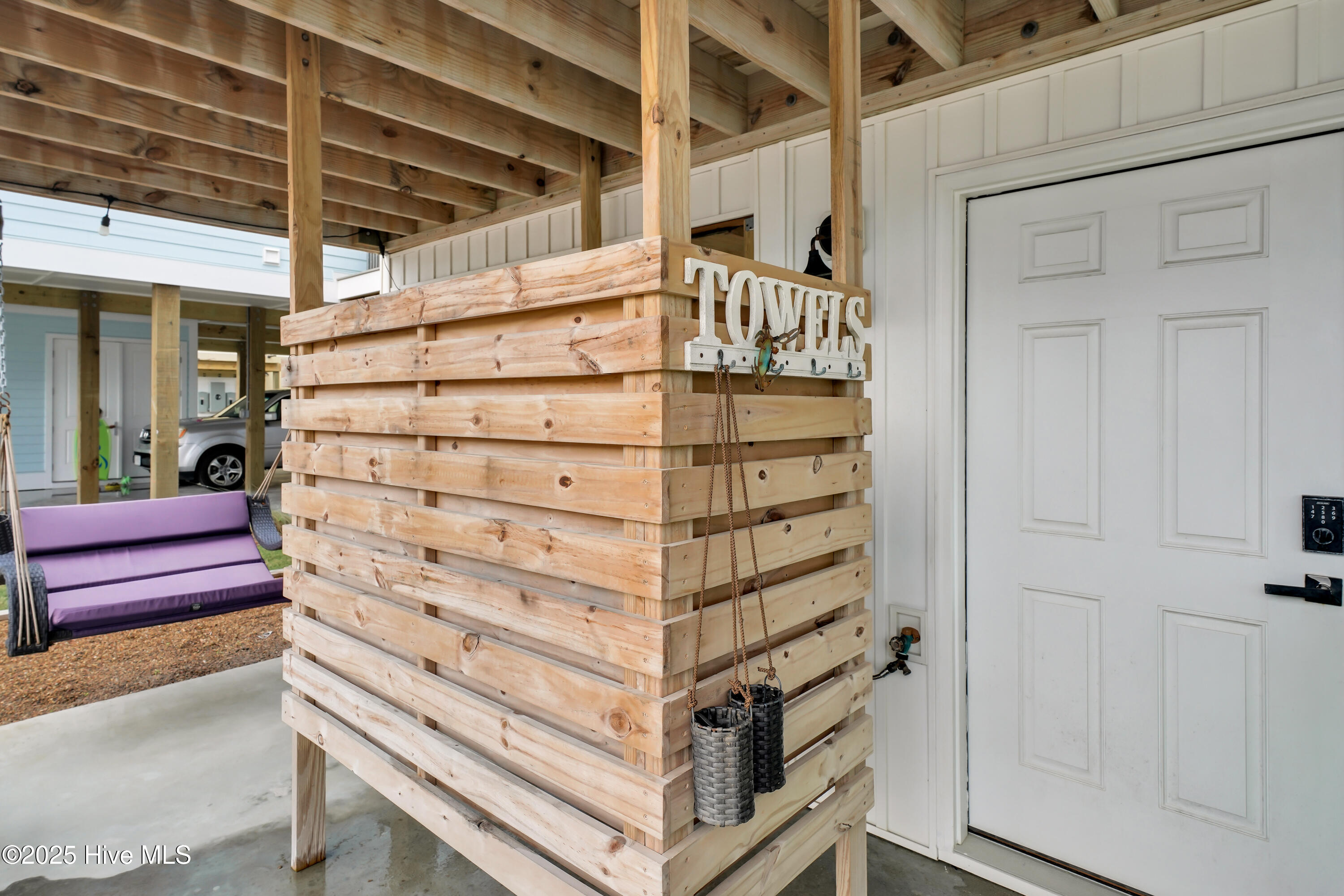 100524208 | Photo 42