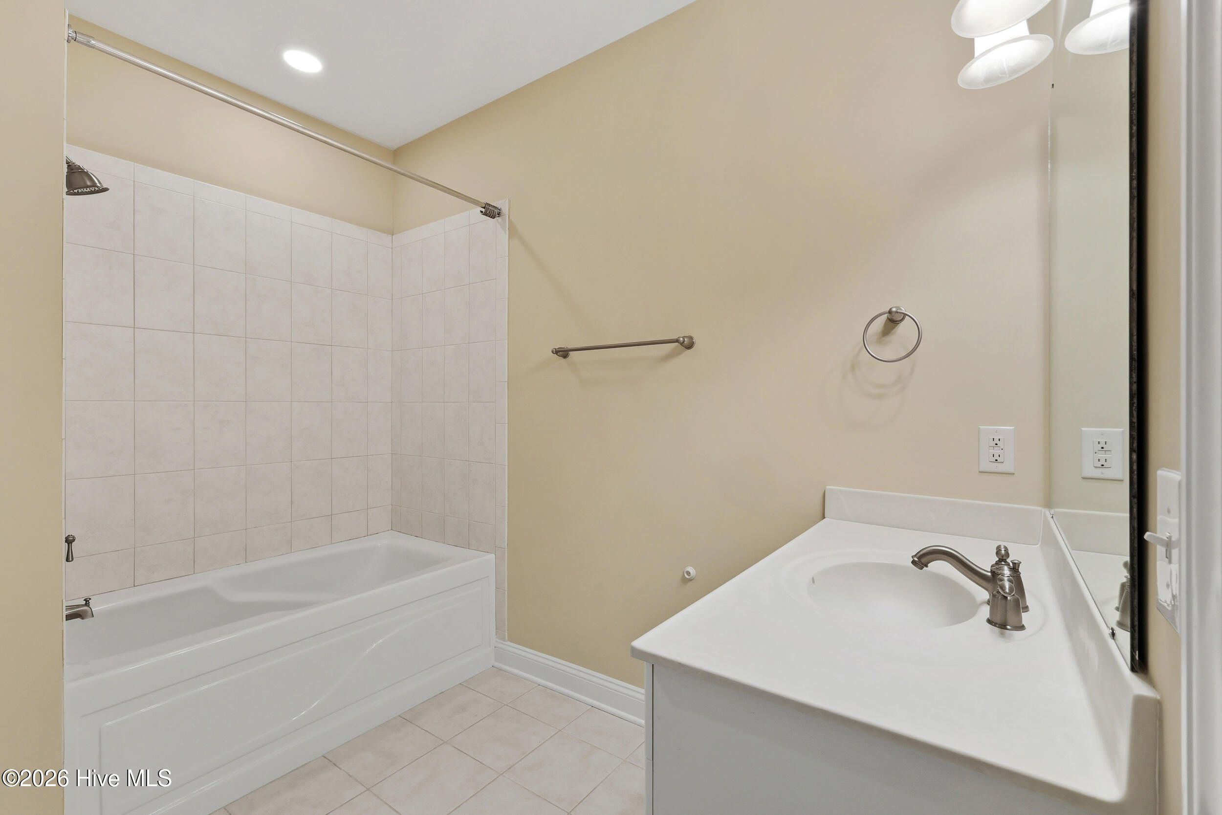 100567096 | Photo 56