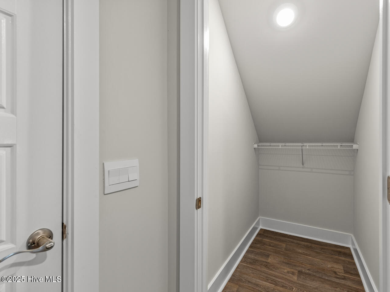 100549147 | Photo 11