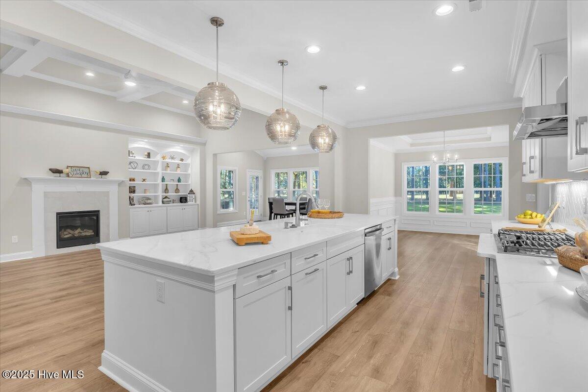 100505838 | Photo 16