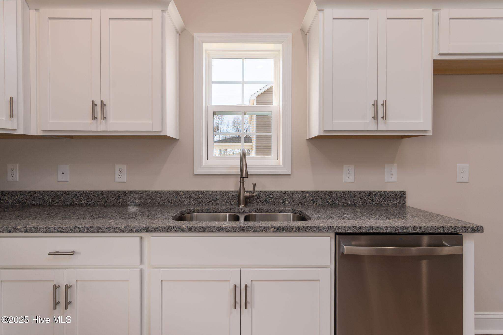 100531005 | Photo 19