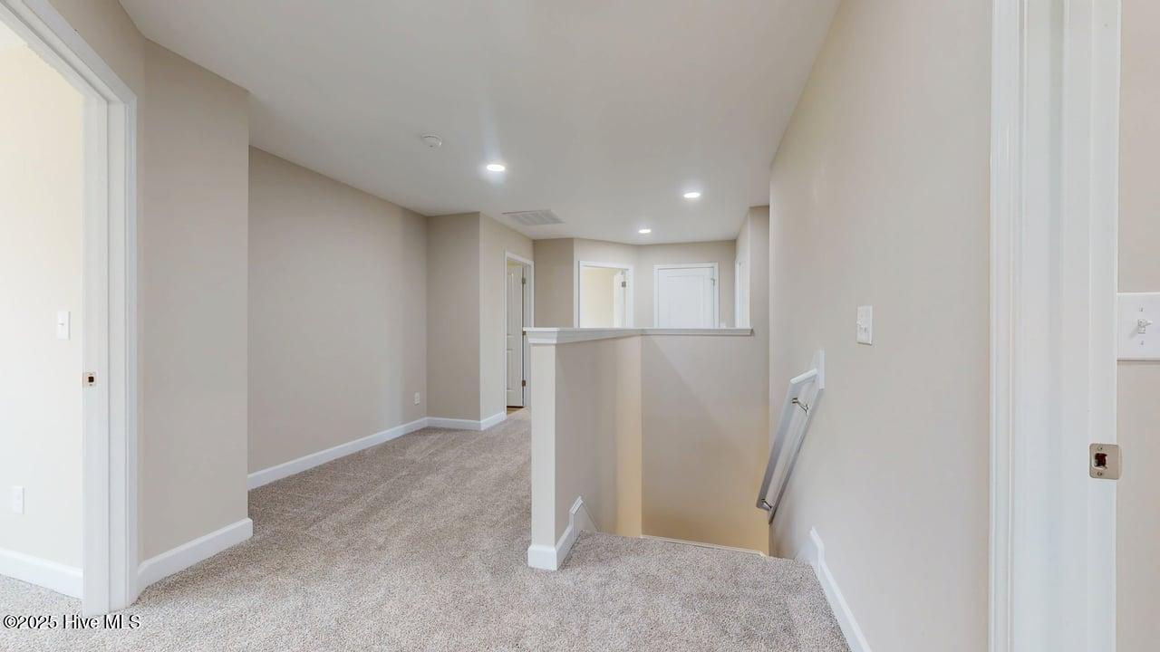 100542027 | Photo 28