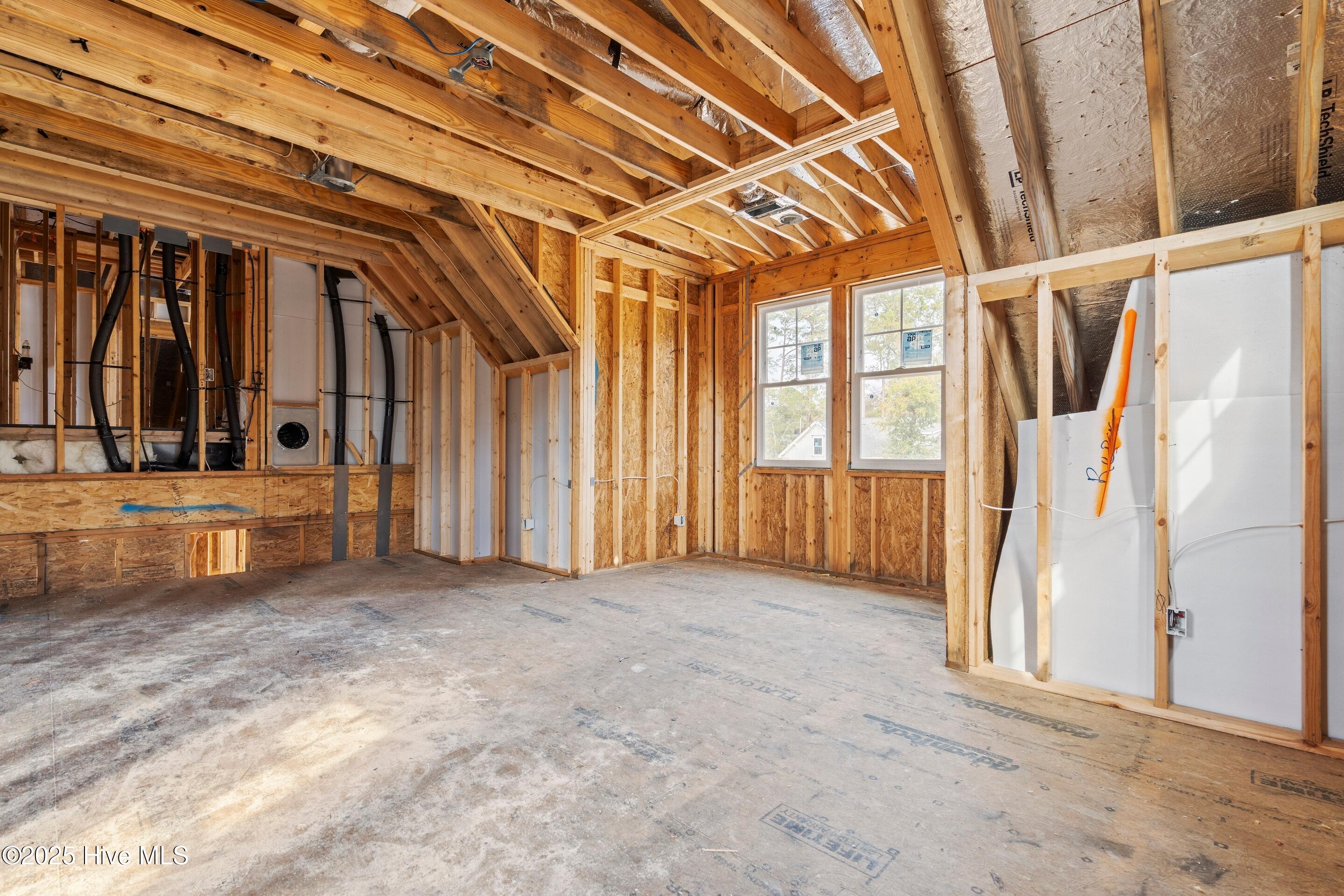 100543069 | Photo 71