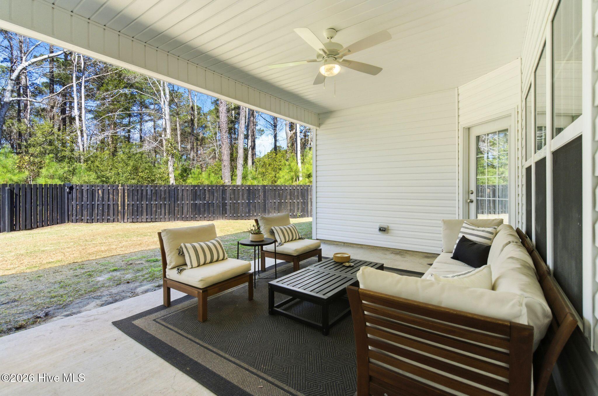 100563255 | Photo 36