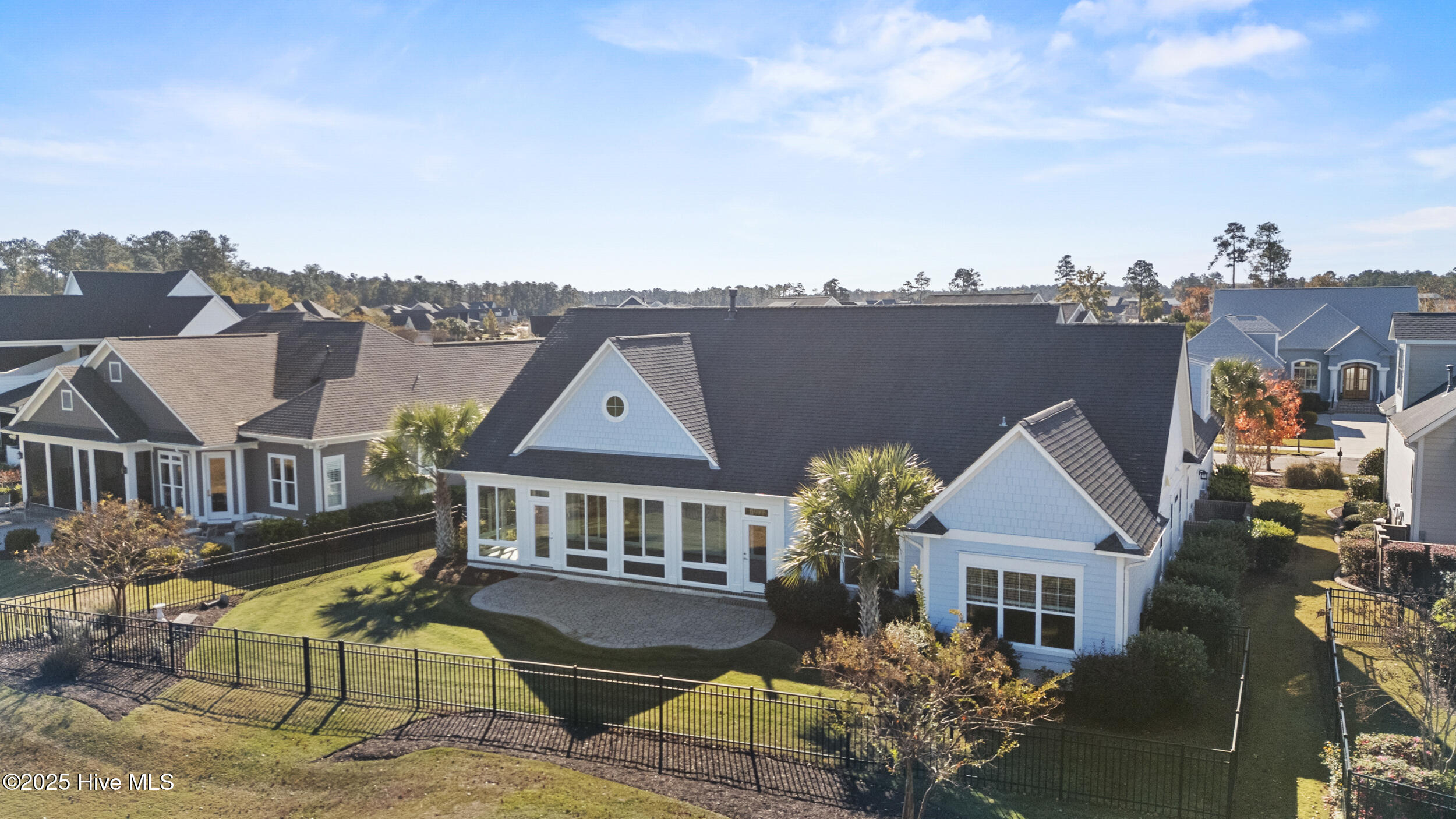 100541270 | Photo 72