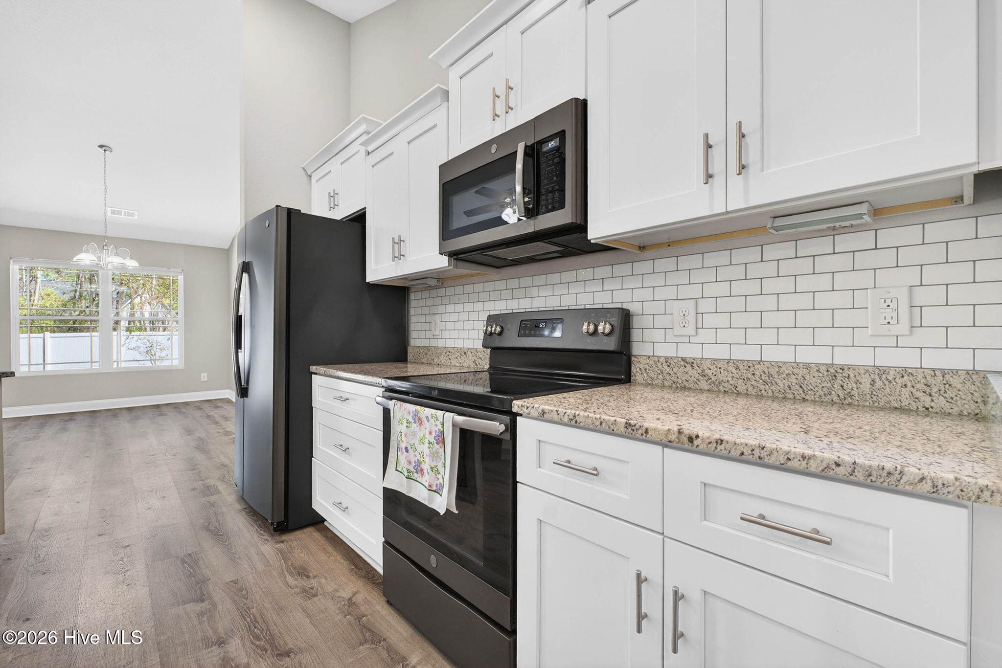 100564948 | Photo 27