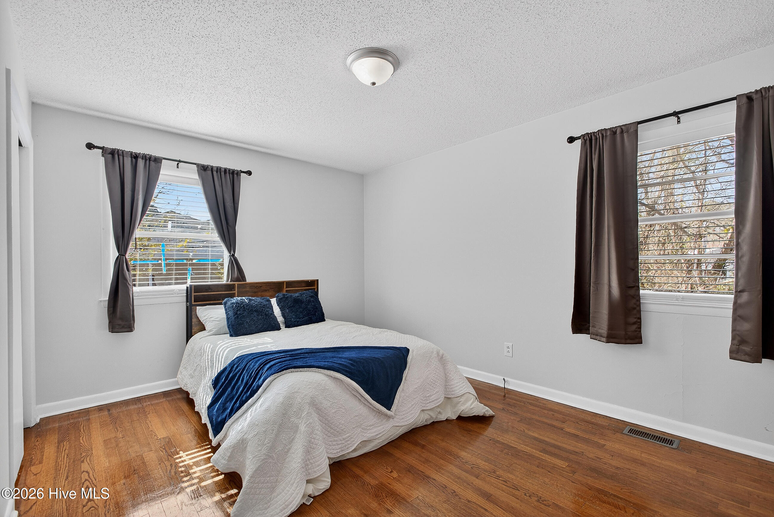 100553454 | Photo 13