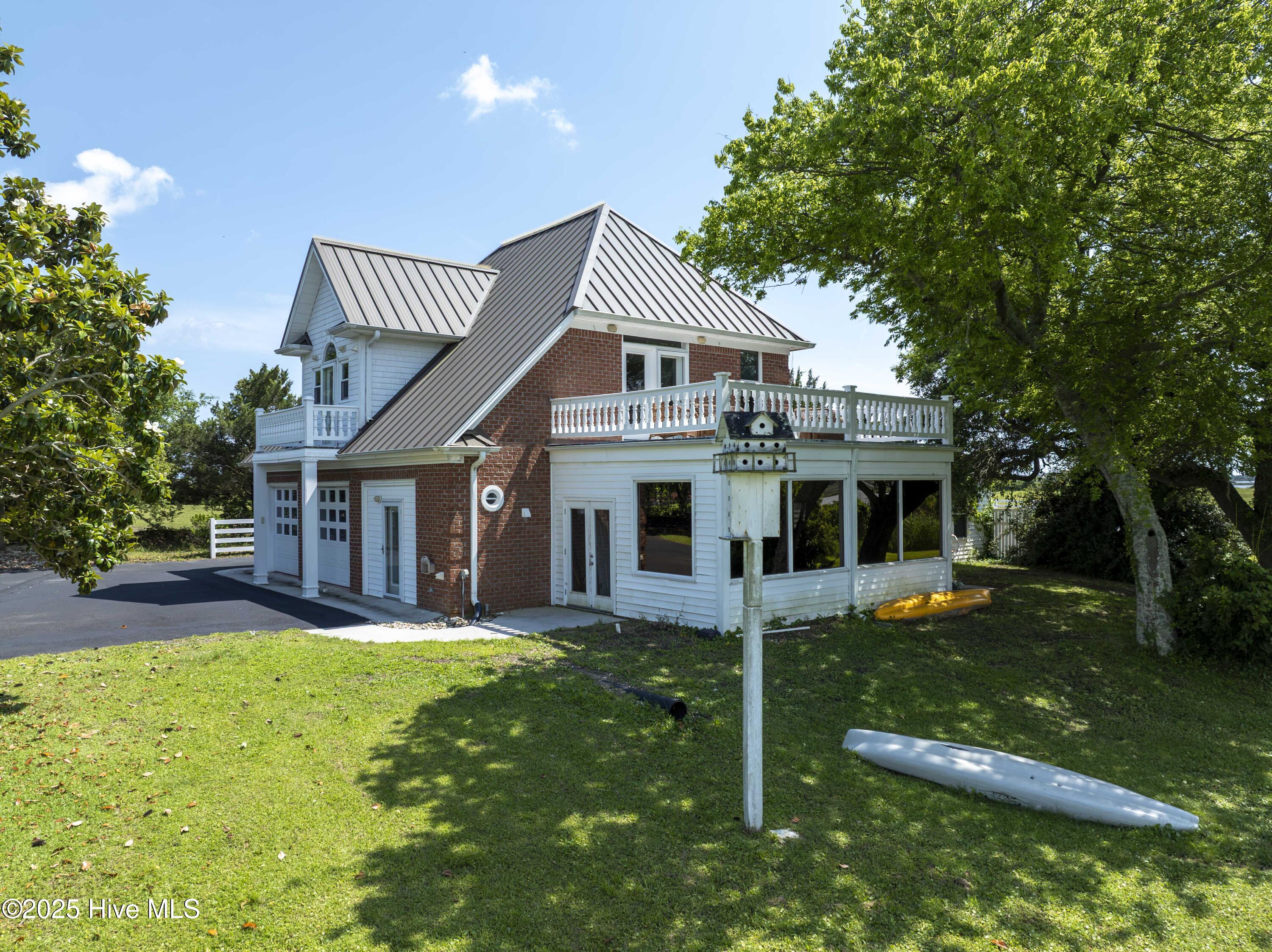 100512986 | Photo 51