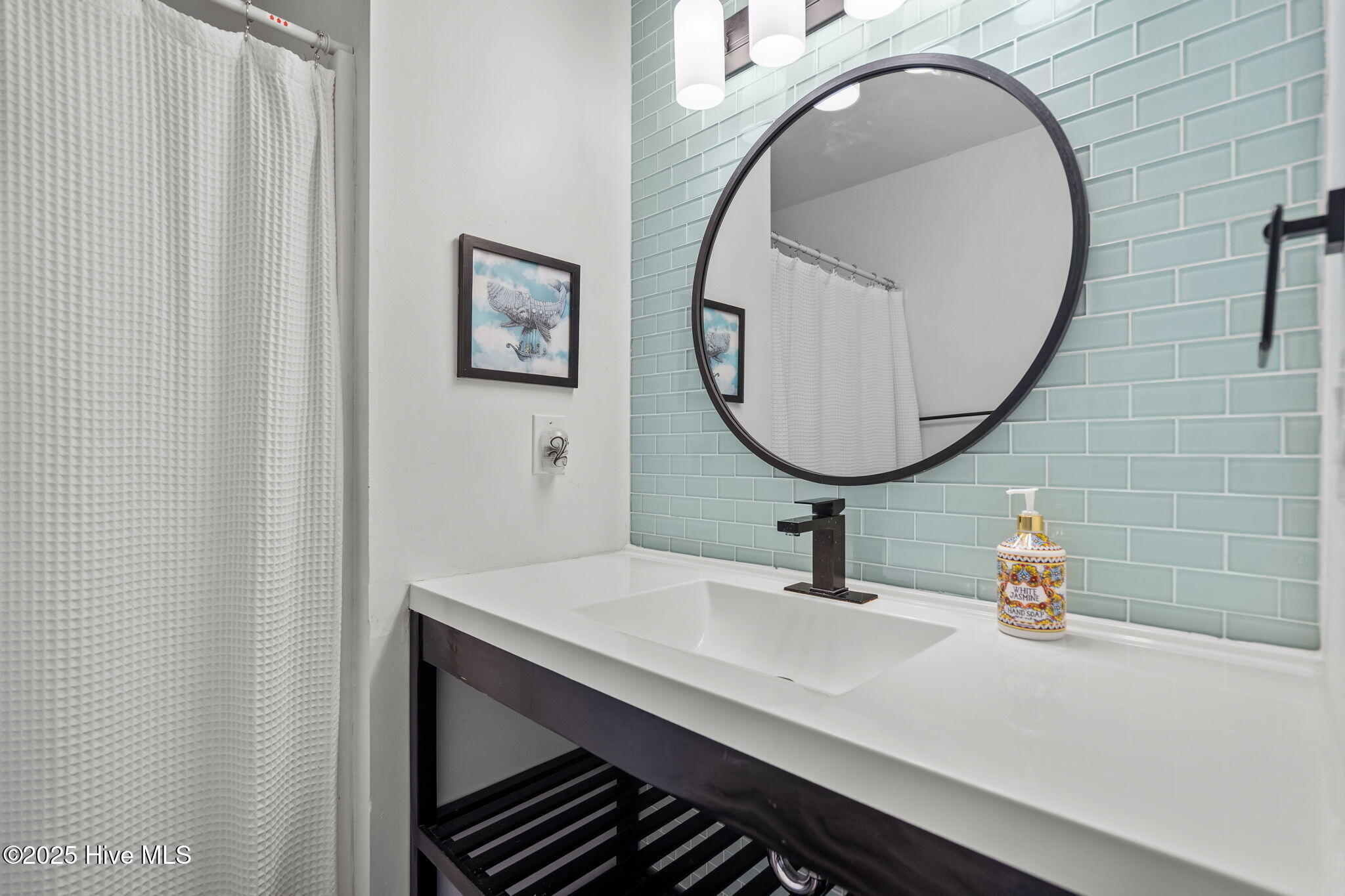 100531812 | Photo 19