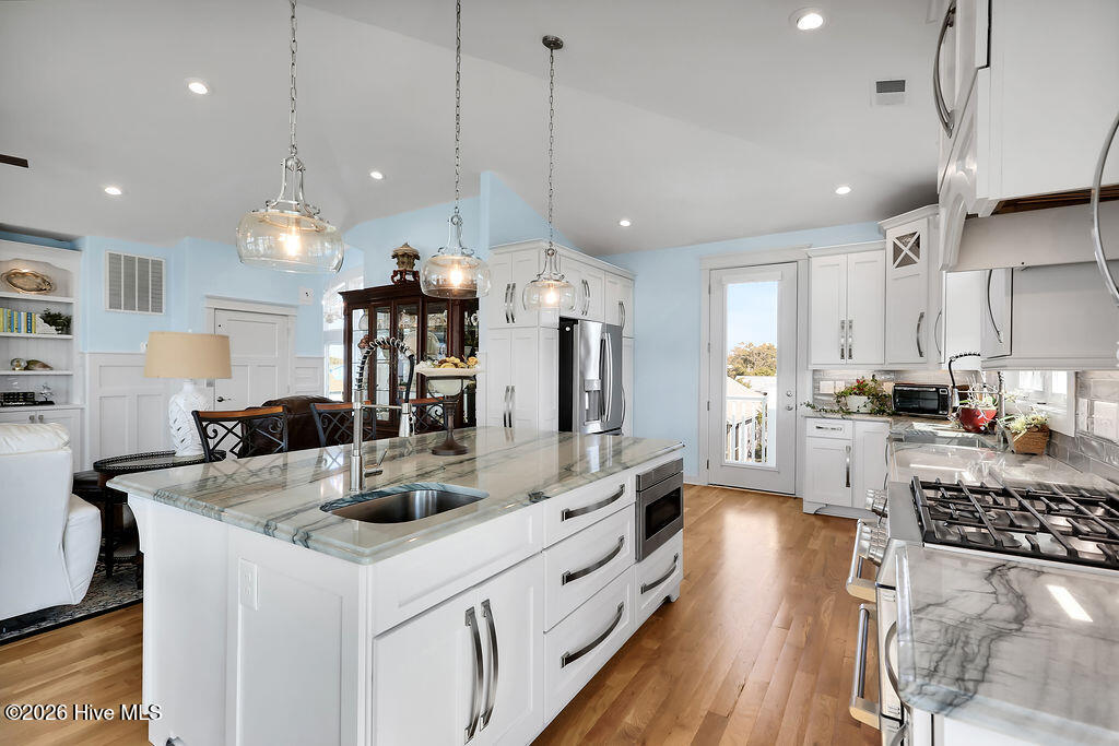 100564206 | Photo 39