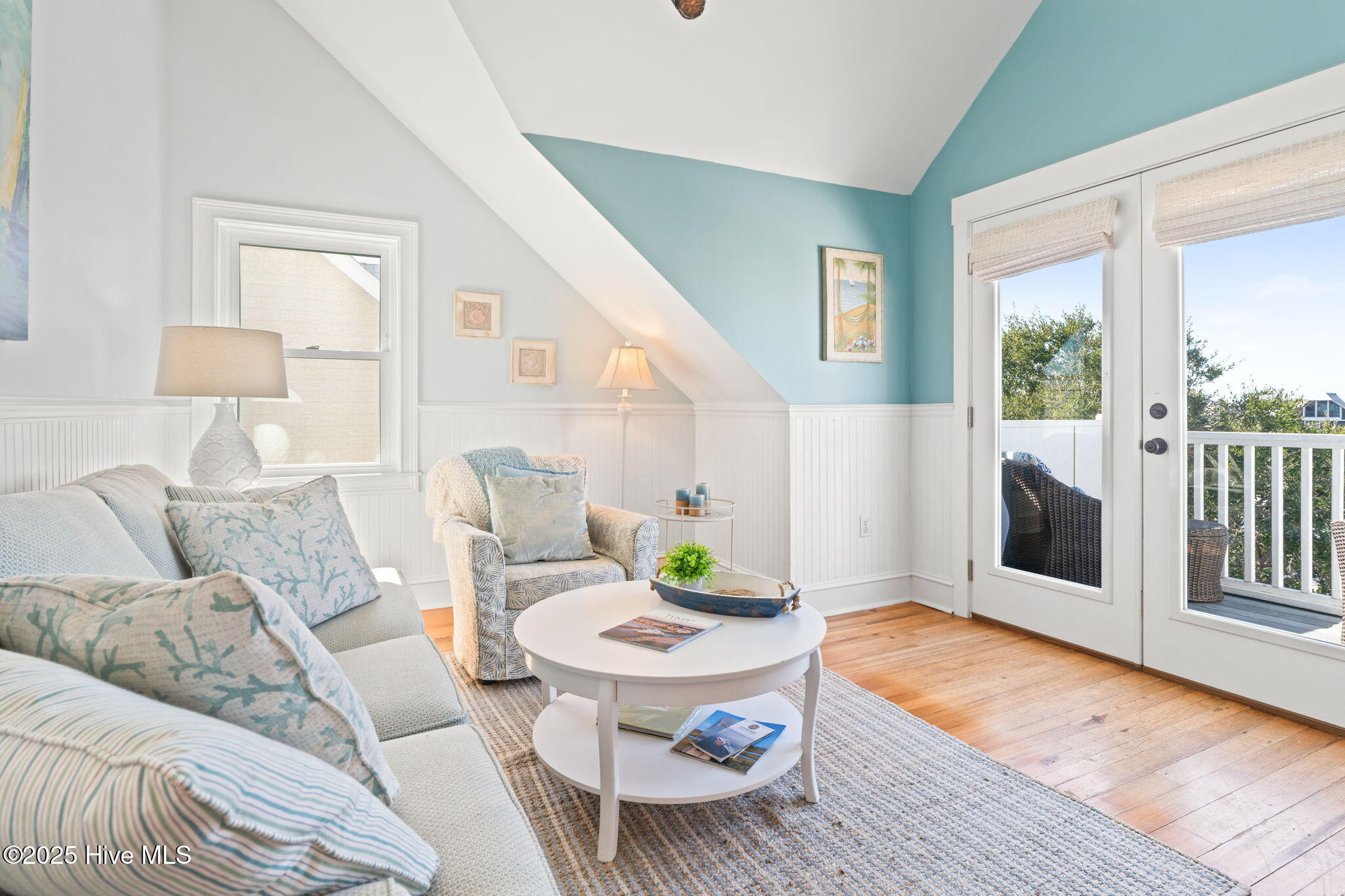 100548713 | Photo 26