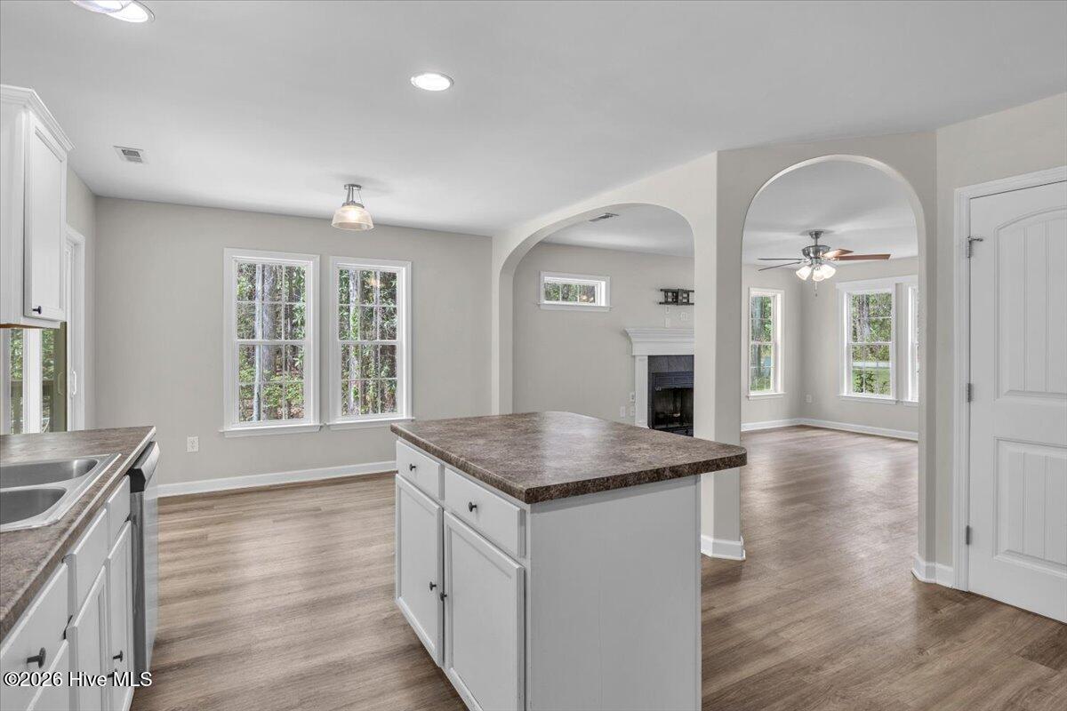 100565952 | Photo 48