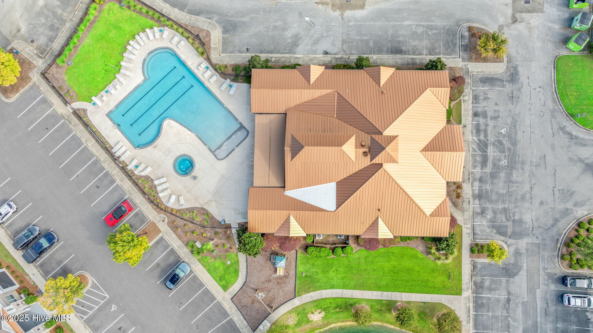 100532039 | Photo 28