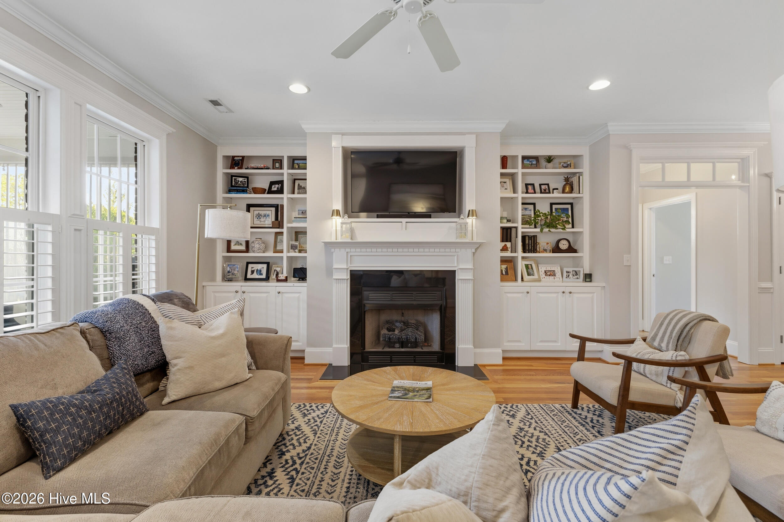 100558582 | Photo 11