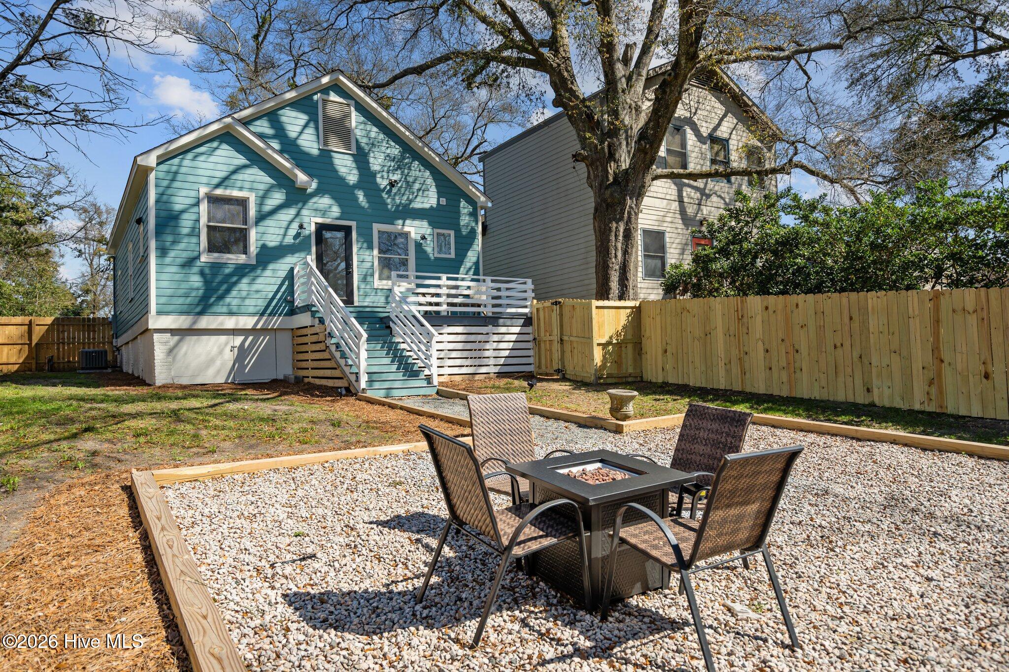 100550595 | Photo 35