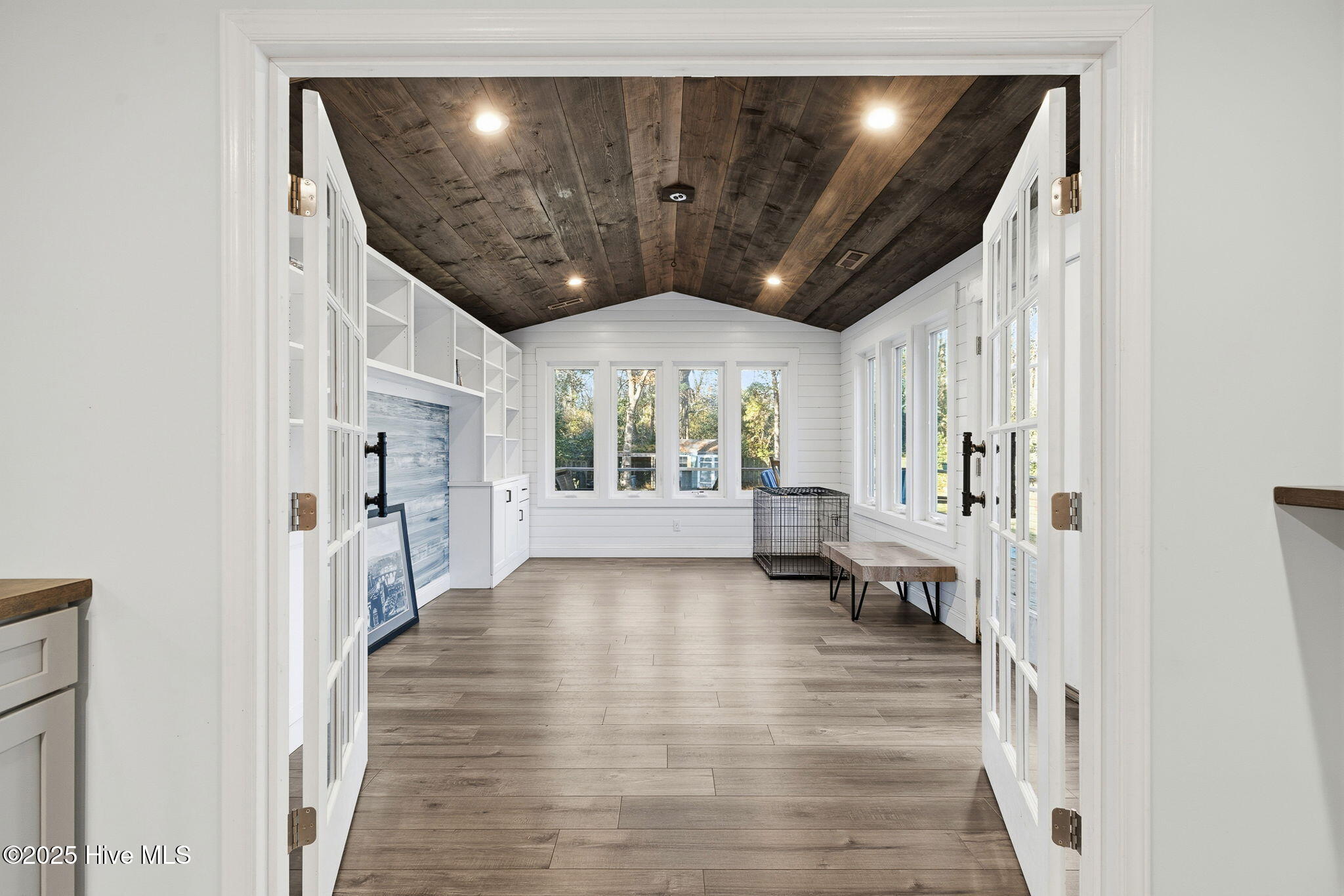 100545269 | Photo 26