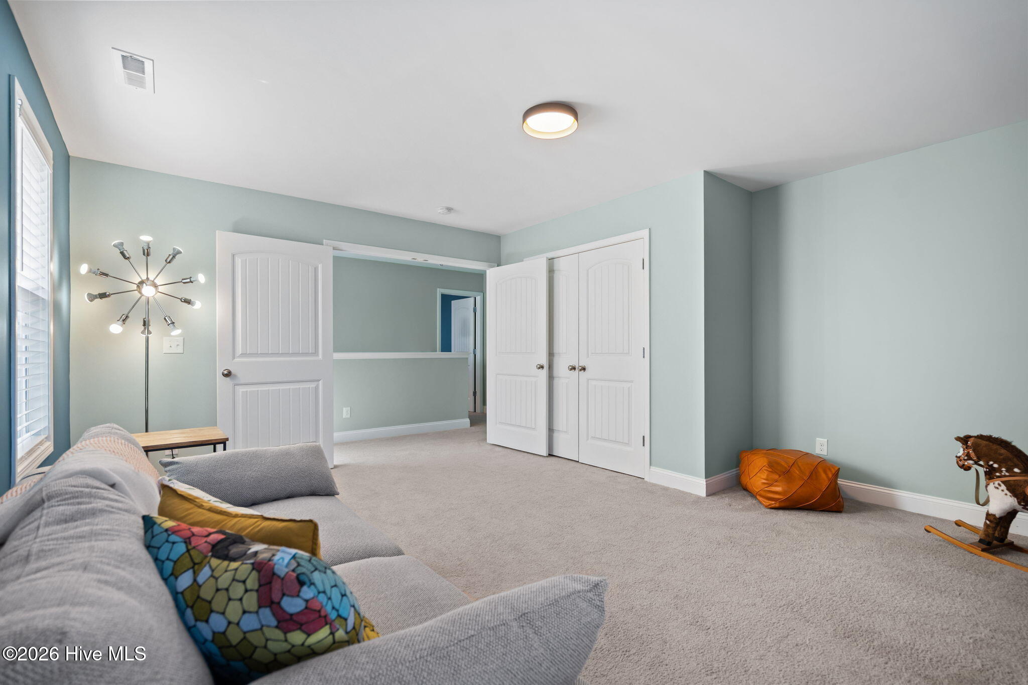 100562615 | Photo 31