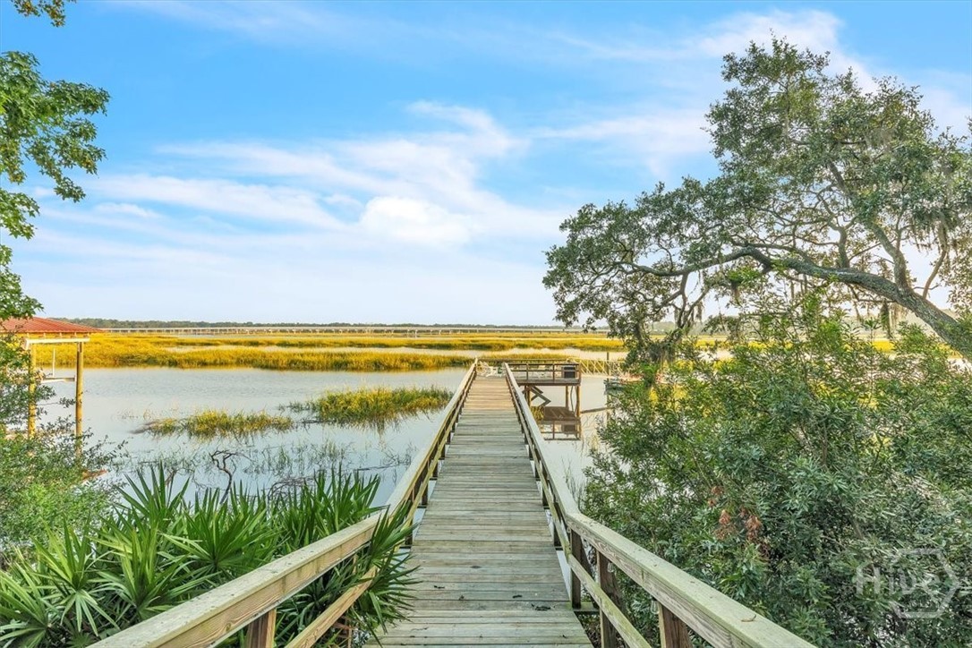 A short walk to peaceful living and the Vernon River!