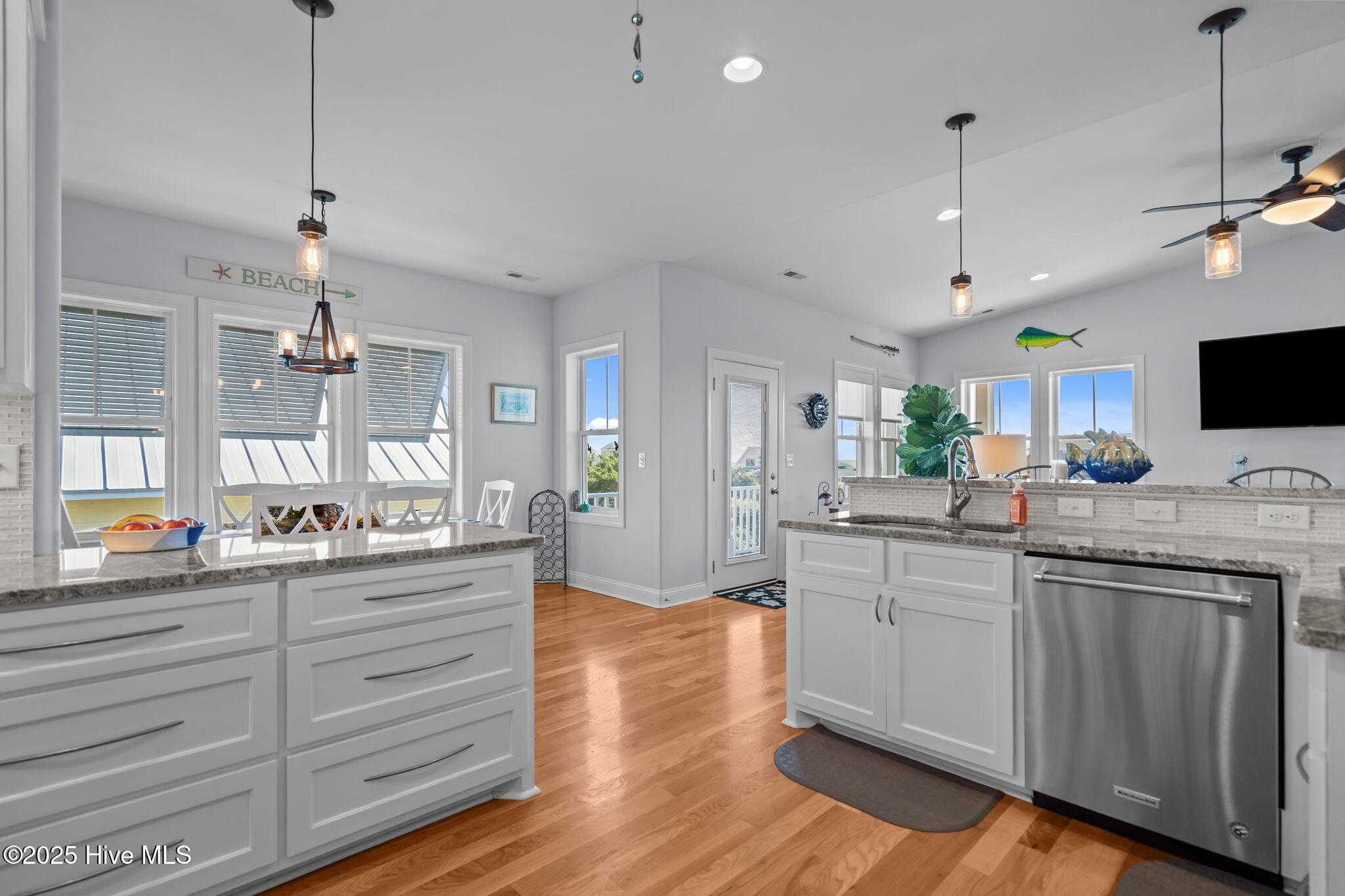 100543391 | Photo 10