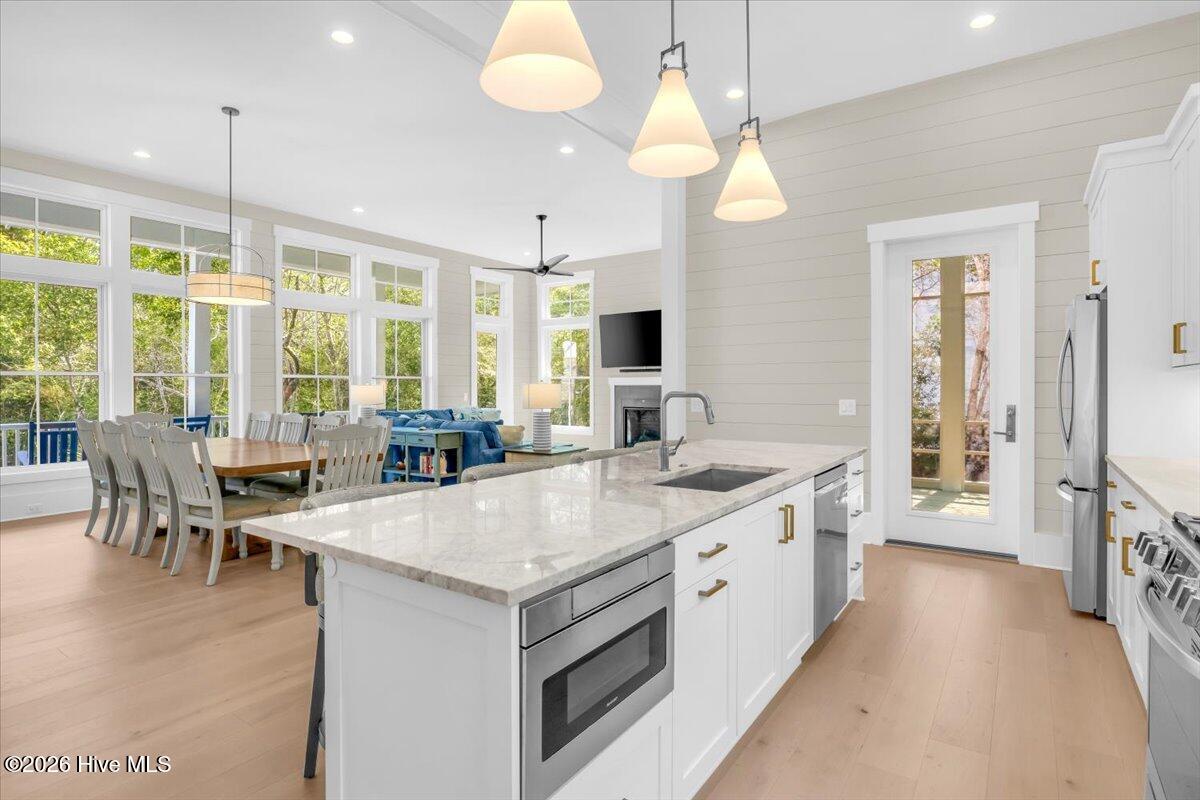 100563677 | Photo 21