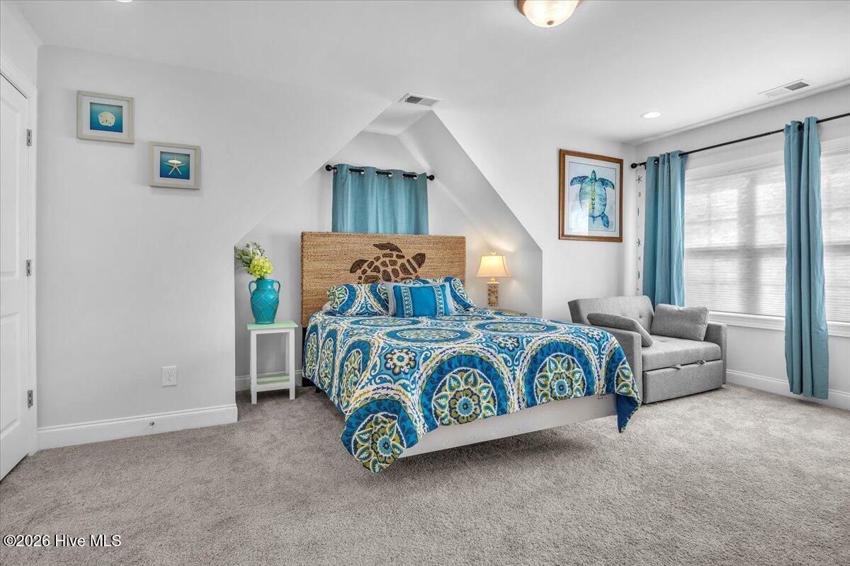 100556210 | Photo 43