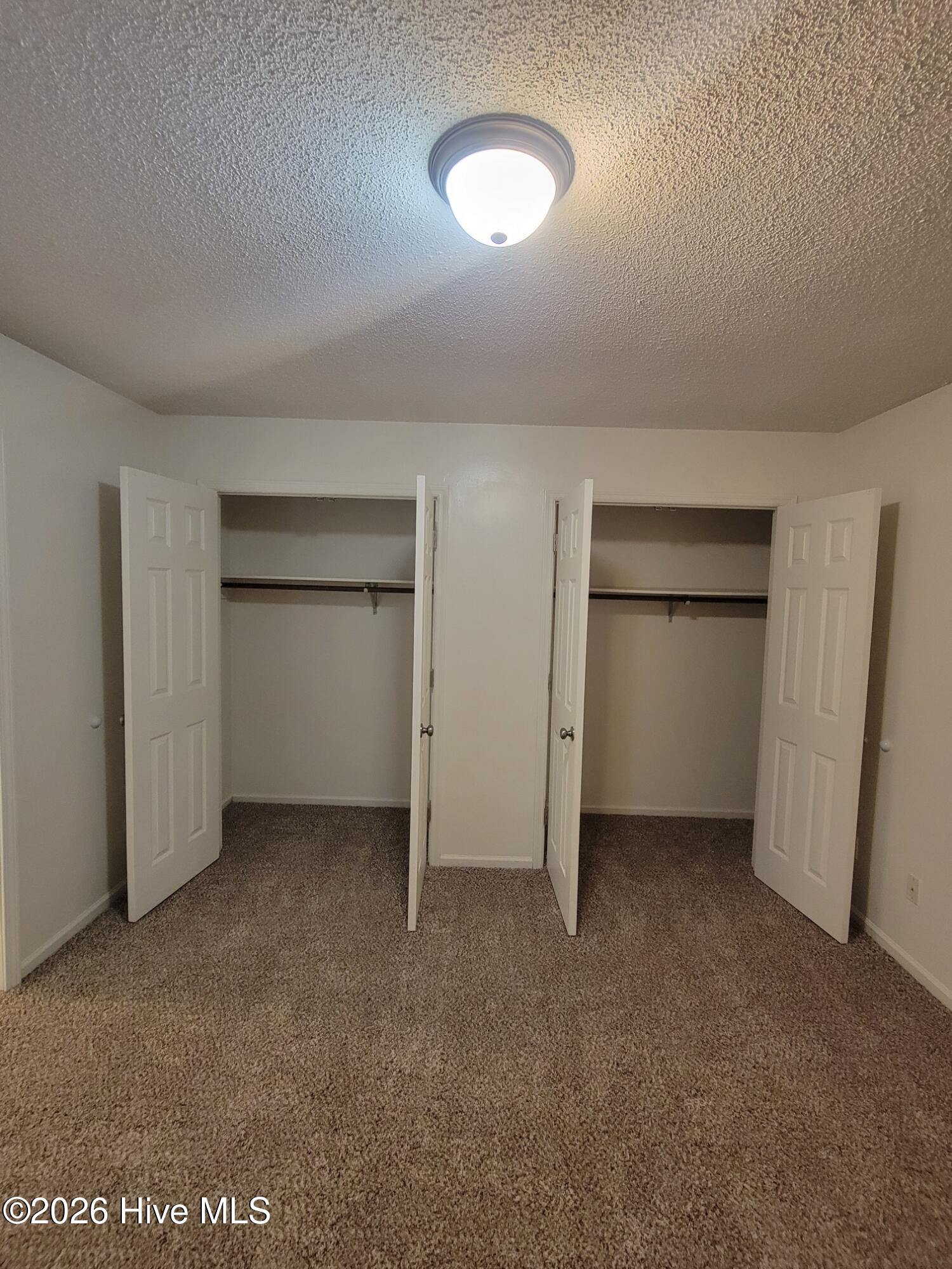 100549188 | Photo 12