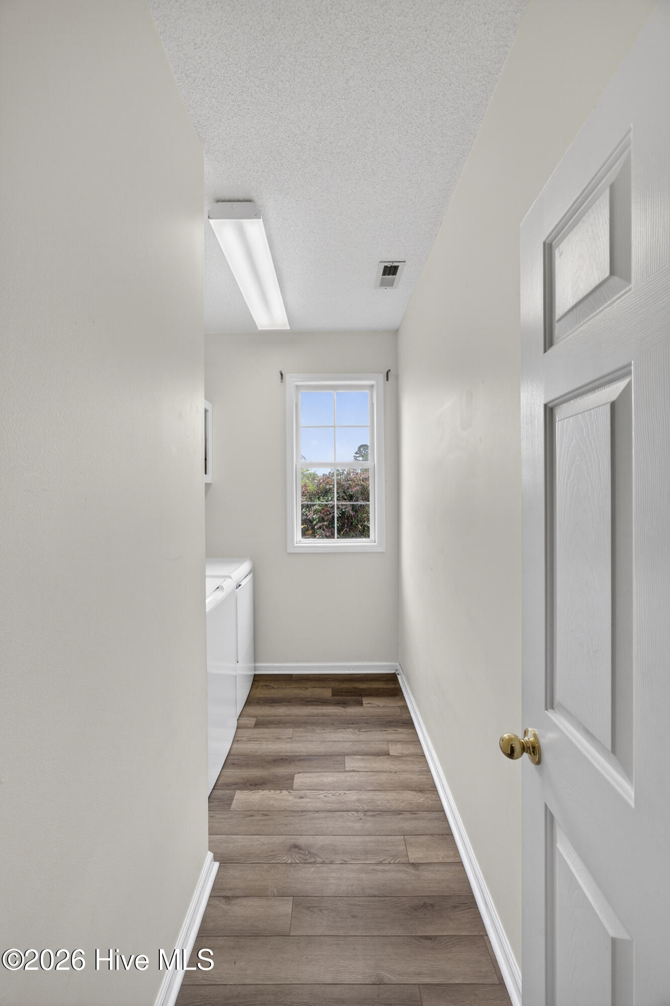 100565929 | Photo 49