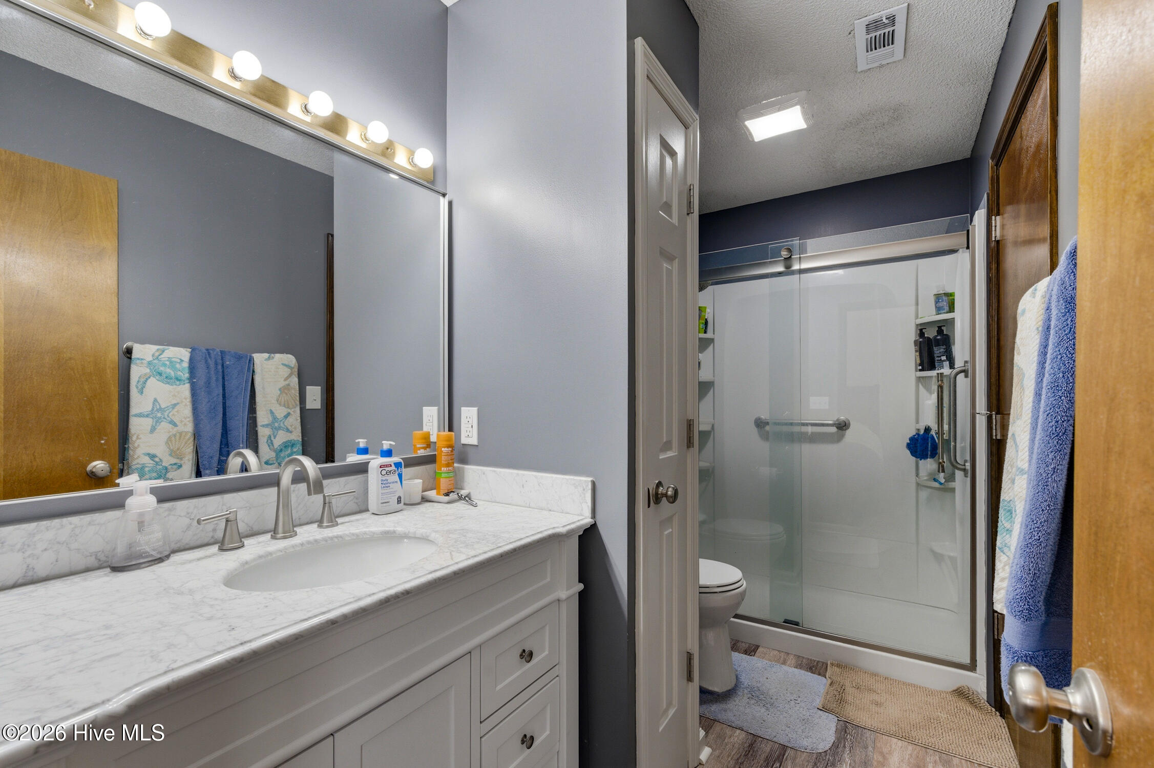 100555864 | Photo 17