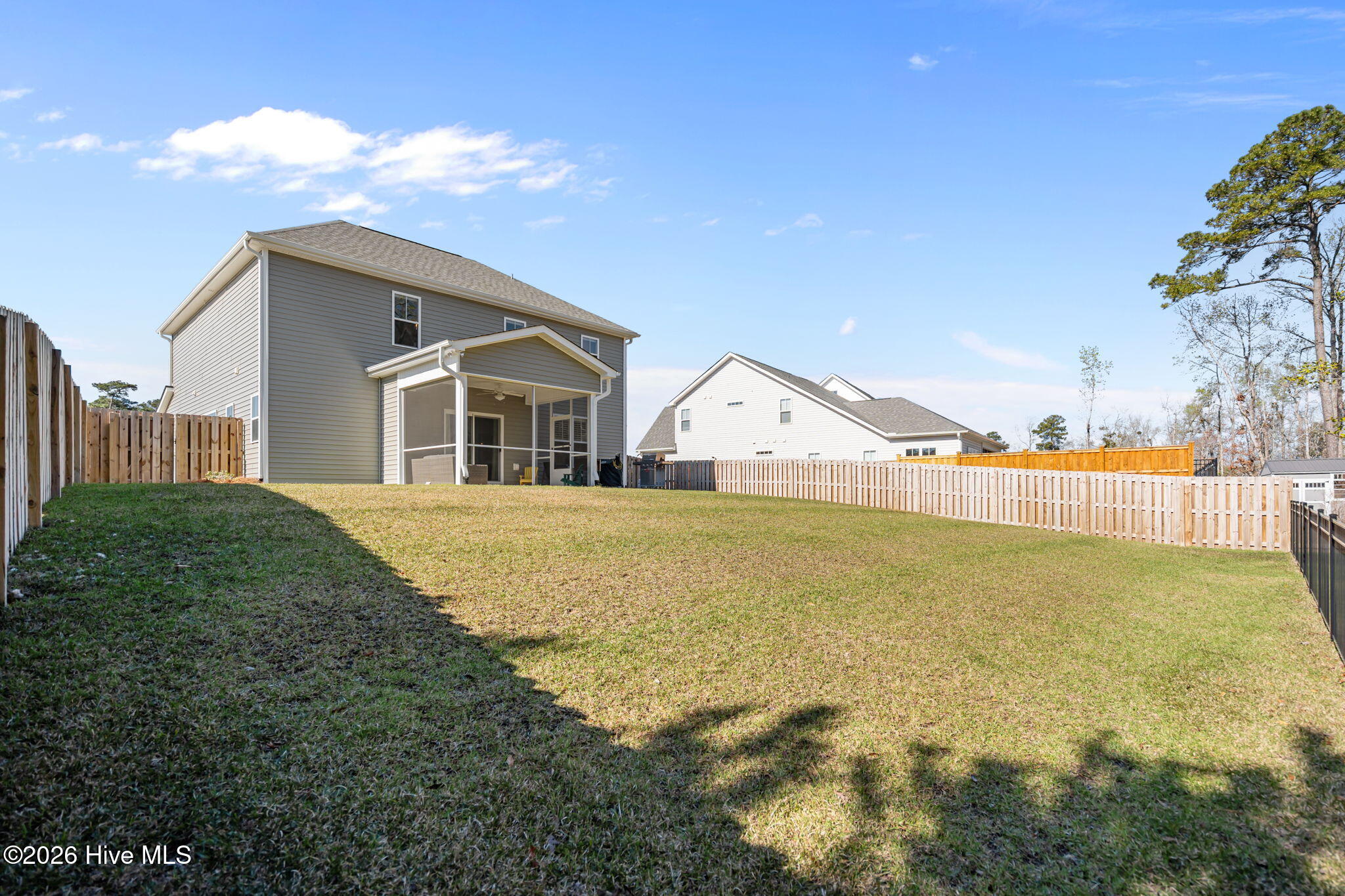 100562064 | Photo 43