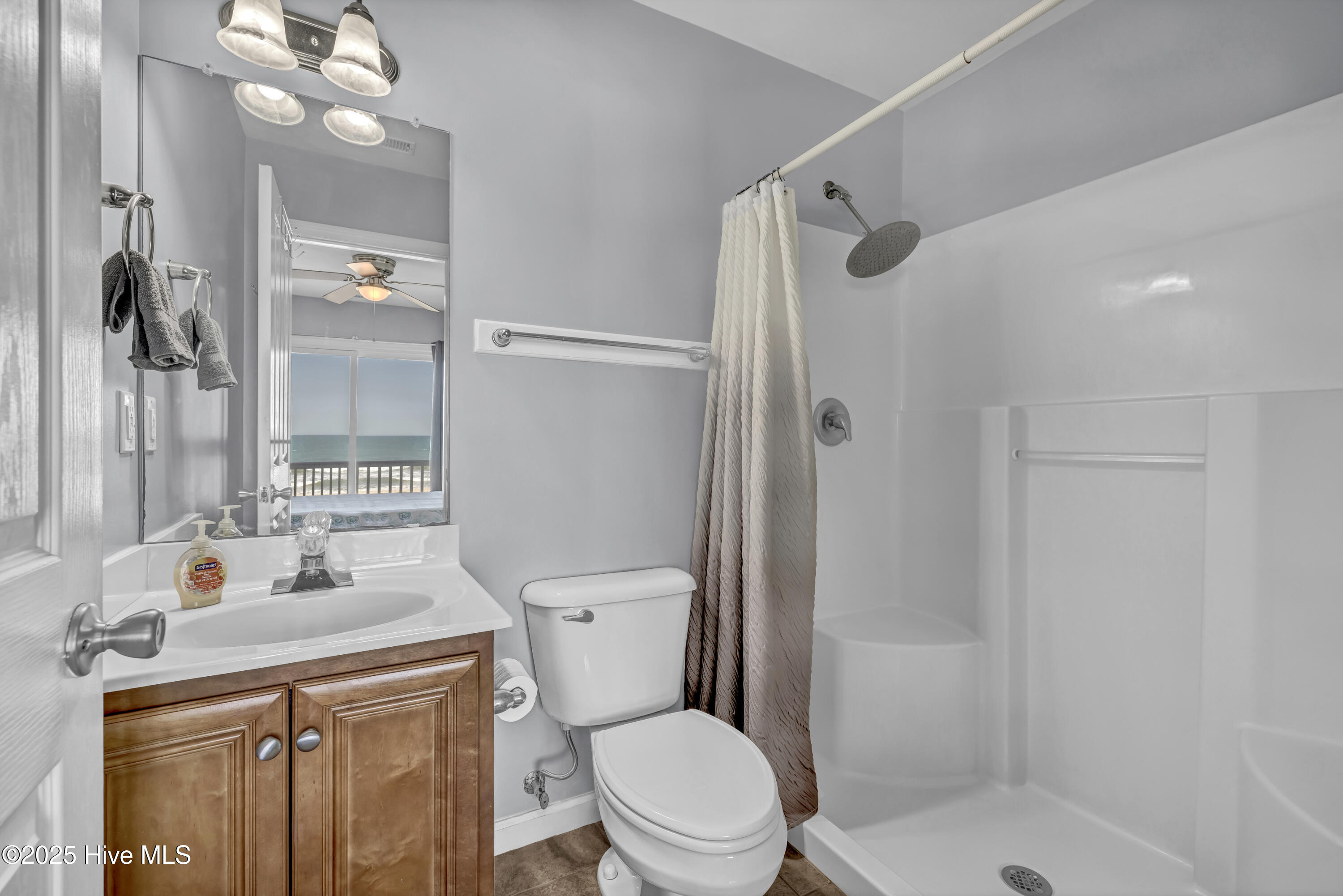 100511067 | Photo 24