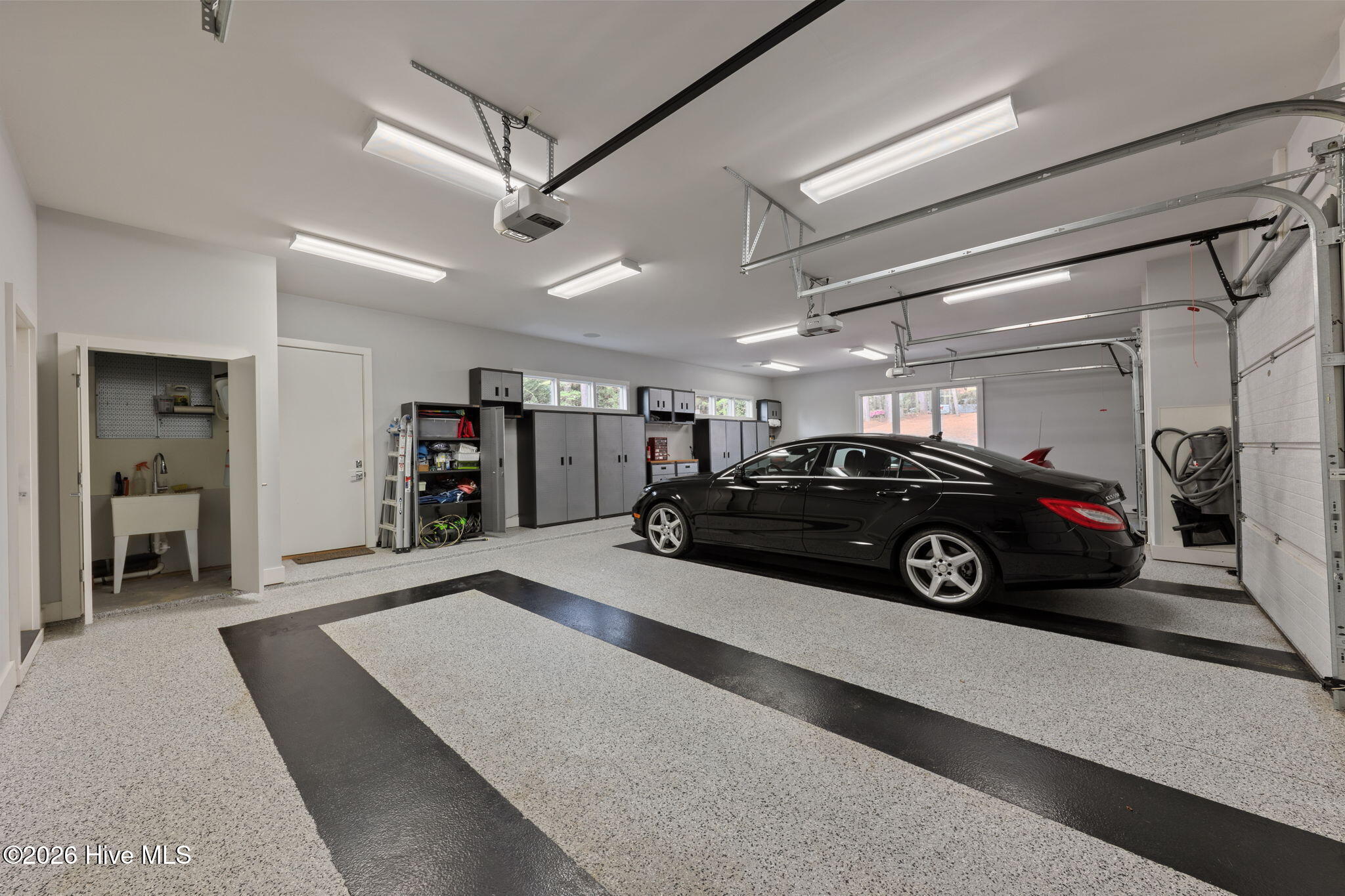 1100 Sf garage