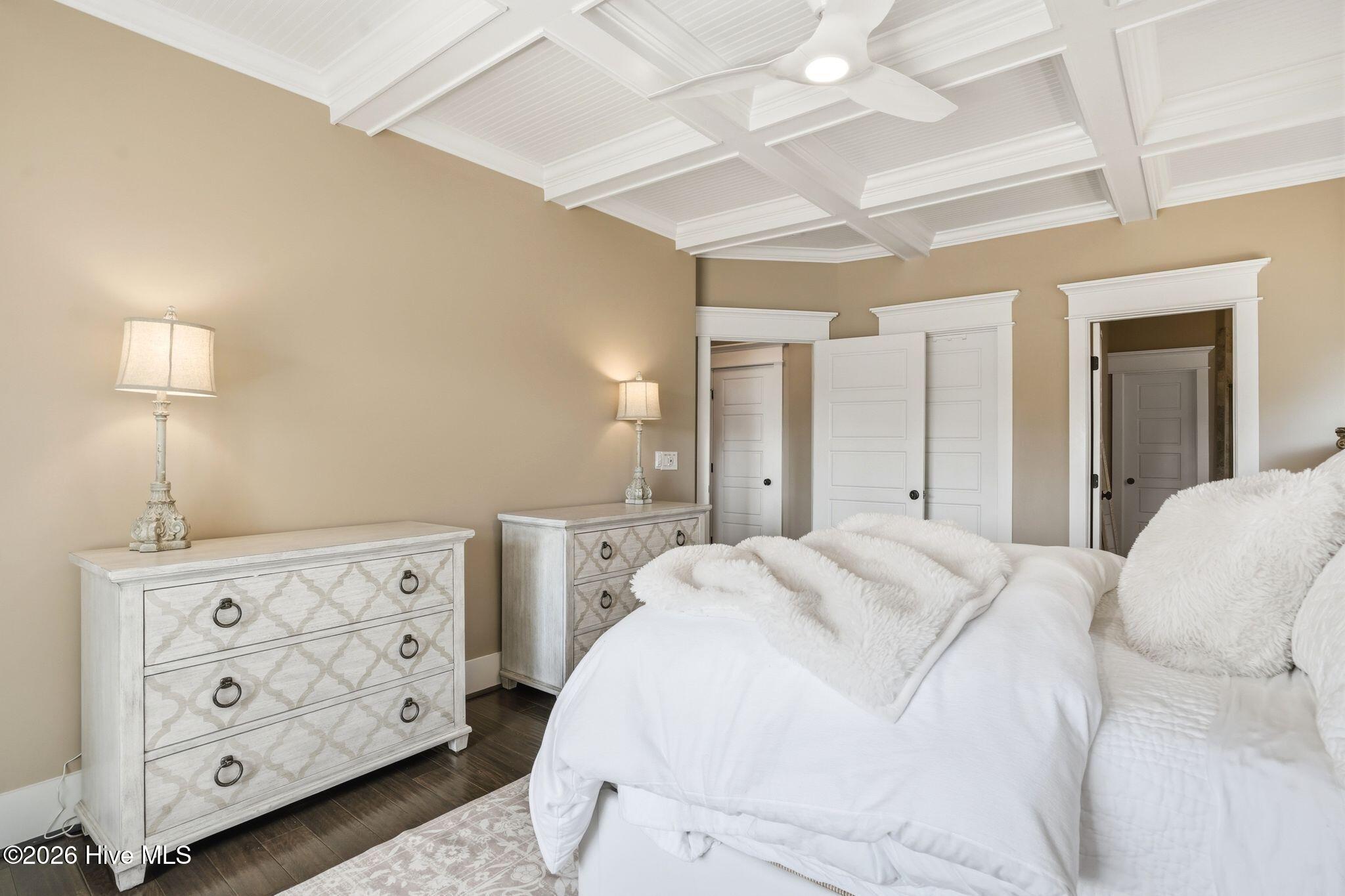 100559080 | Photo 35