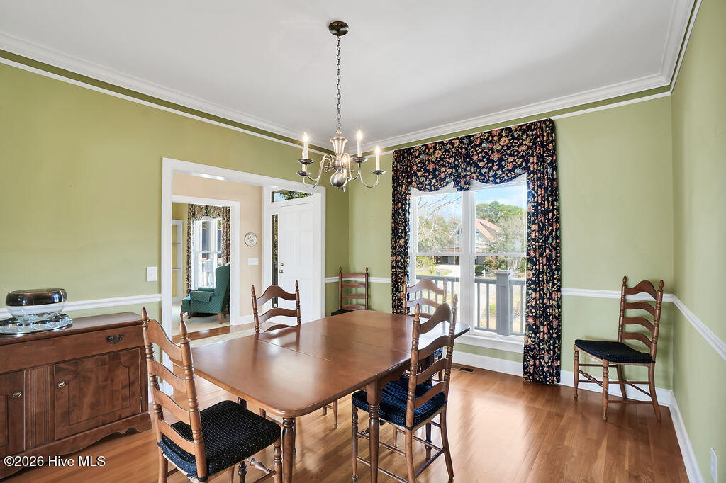 100563710 | Photo 17