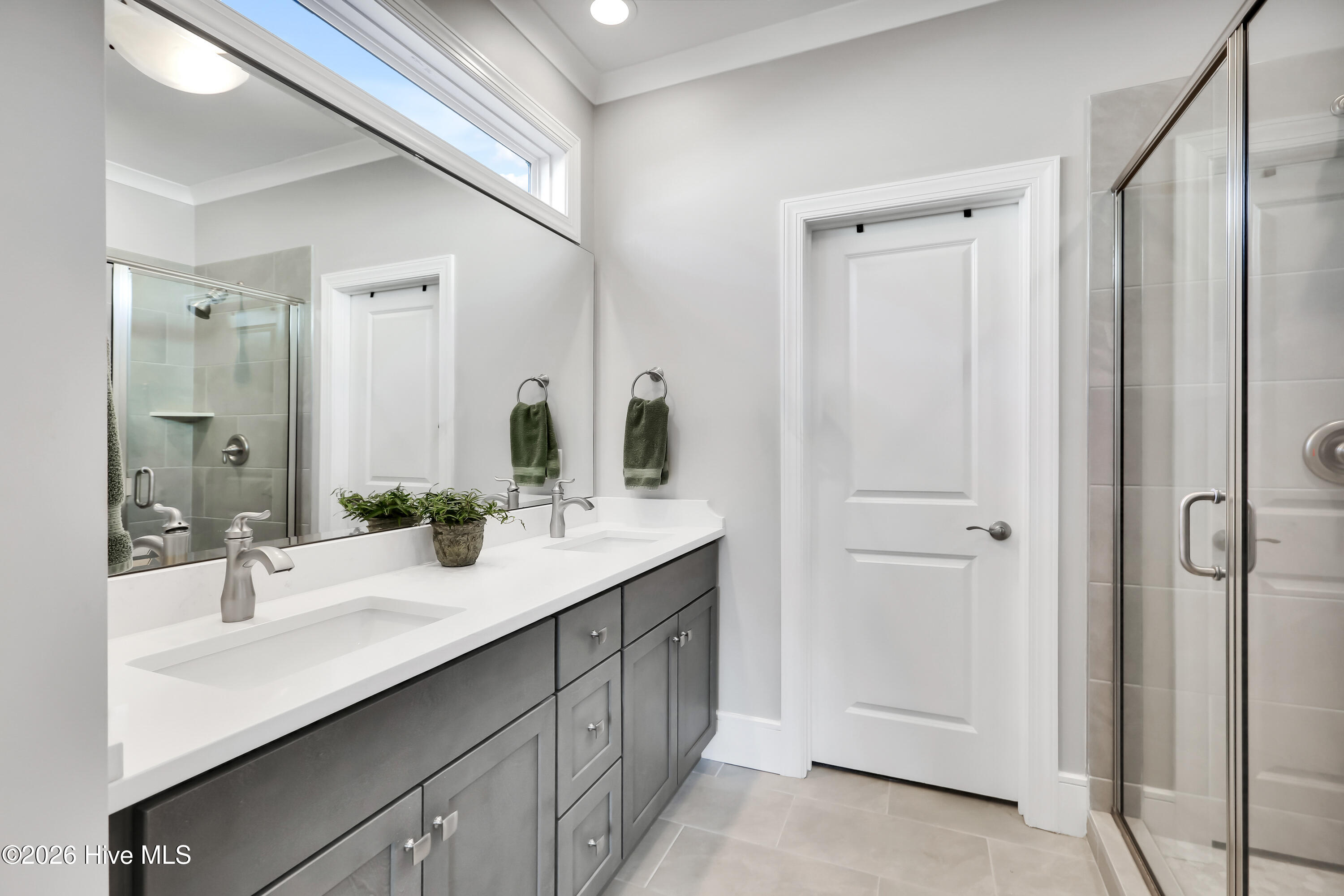 100554115 | Photo 27