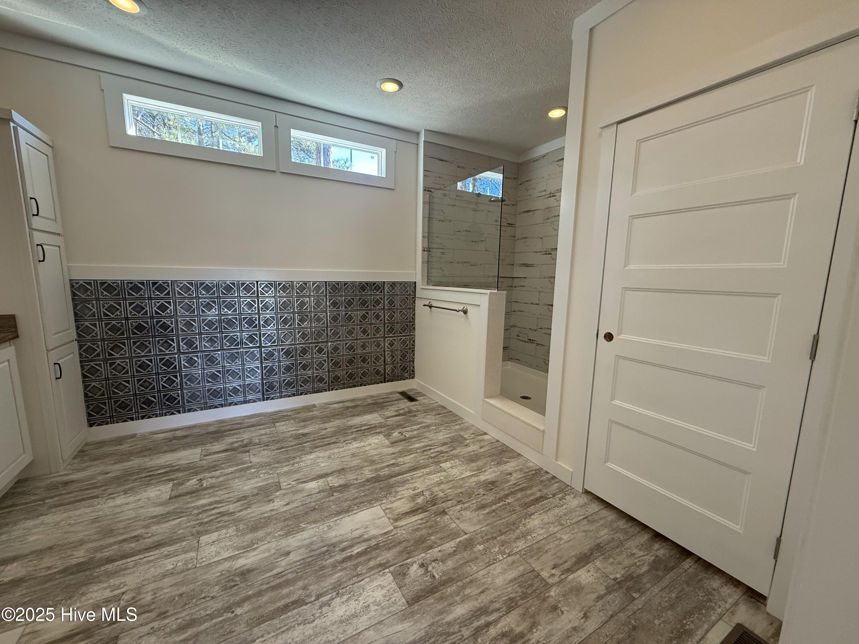 100482420 | Photo 23