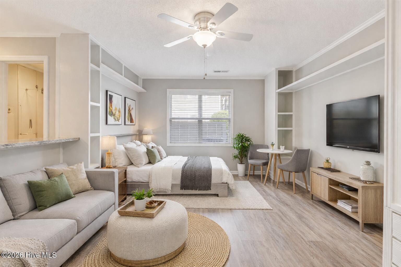 100562501 | Photo 40