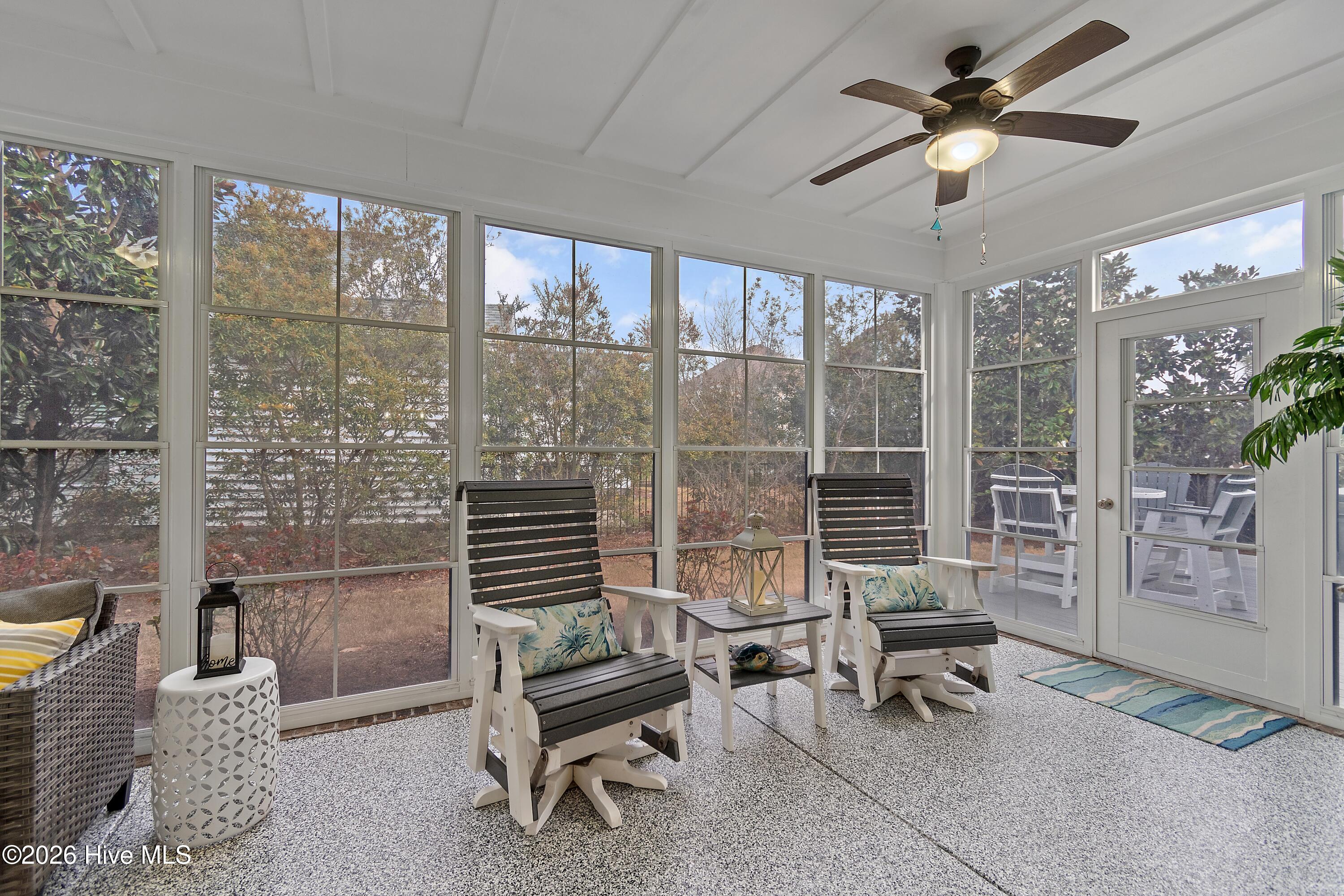 100561282 | Photo 52