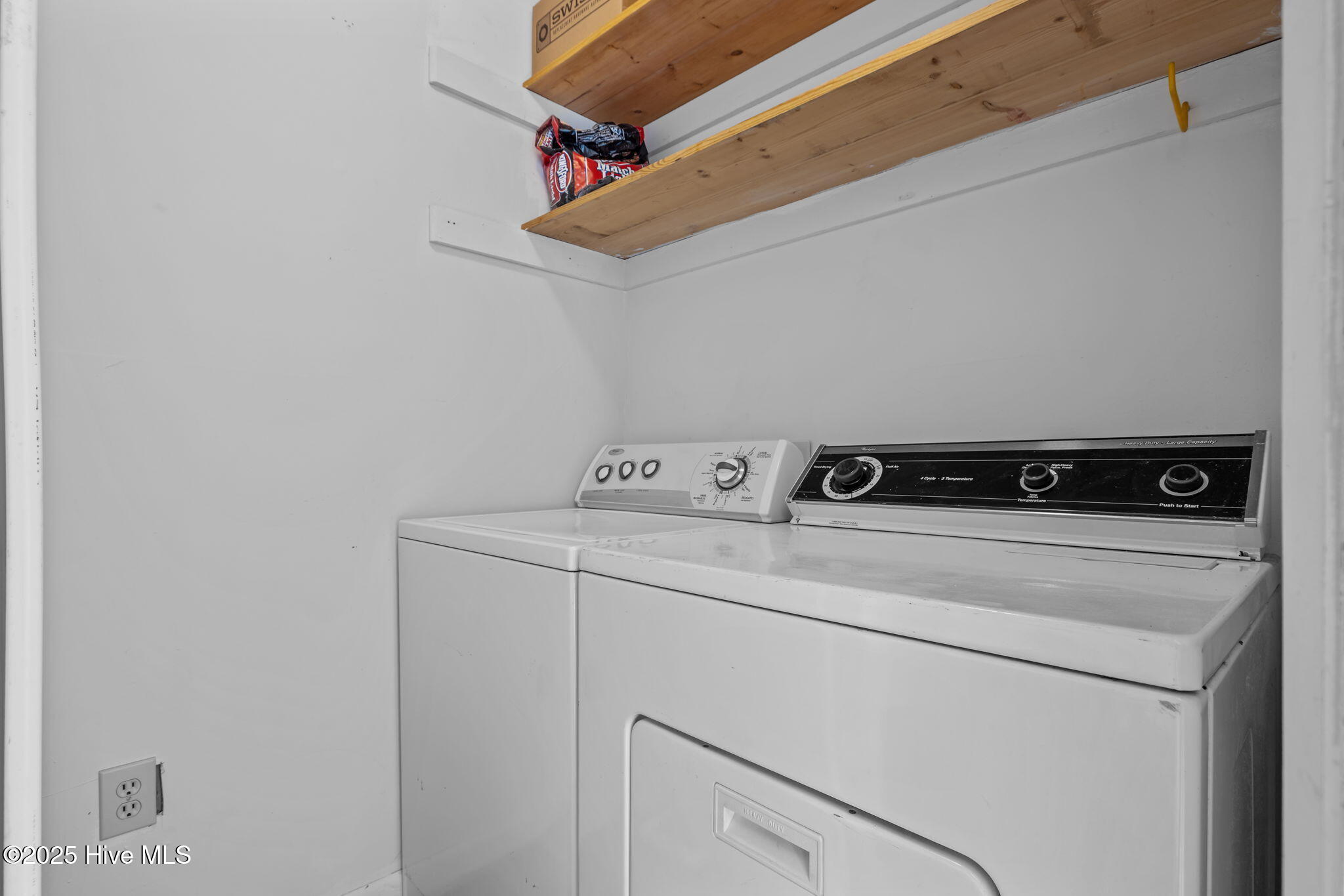 100518797 | Photo 36