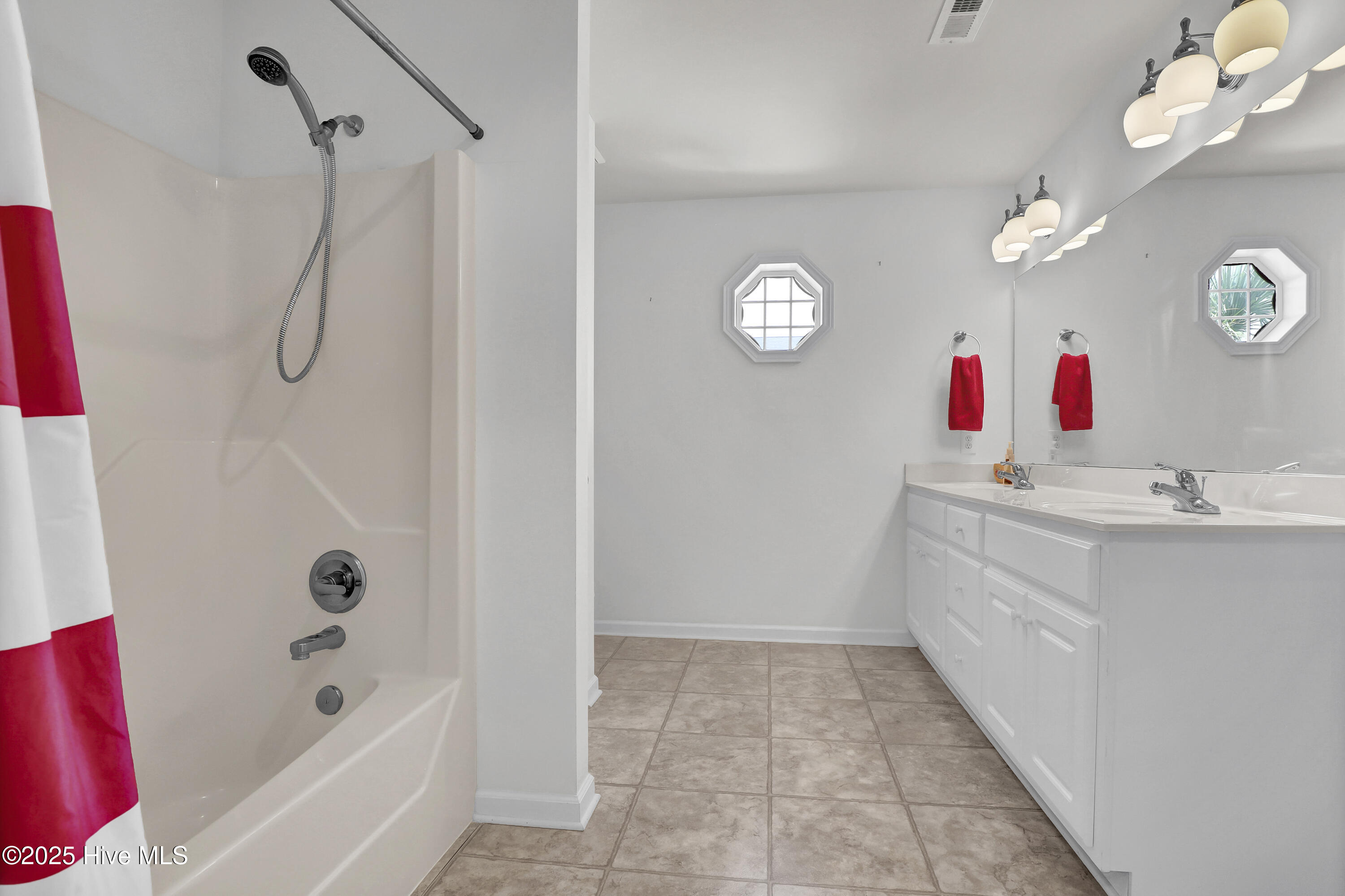 100517491 | Photo 19