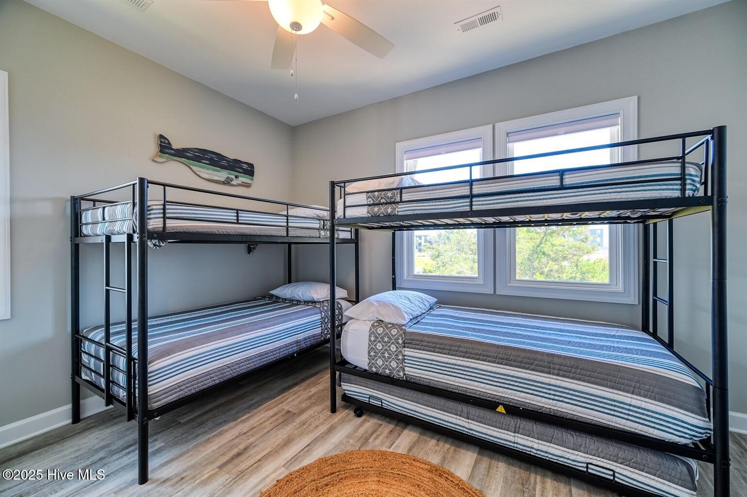 100521867 | Photo 32