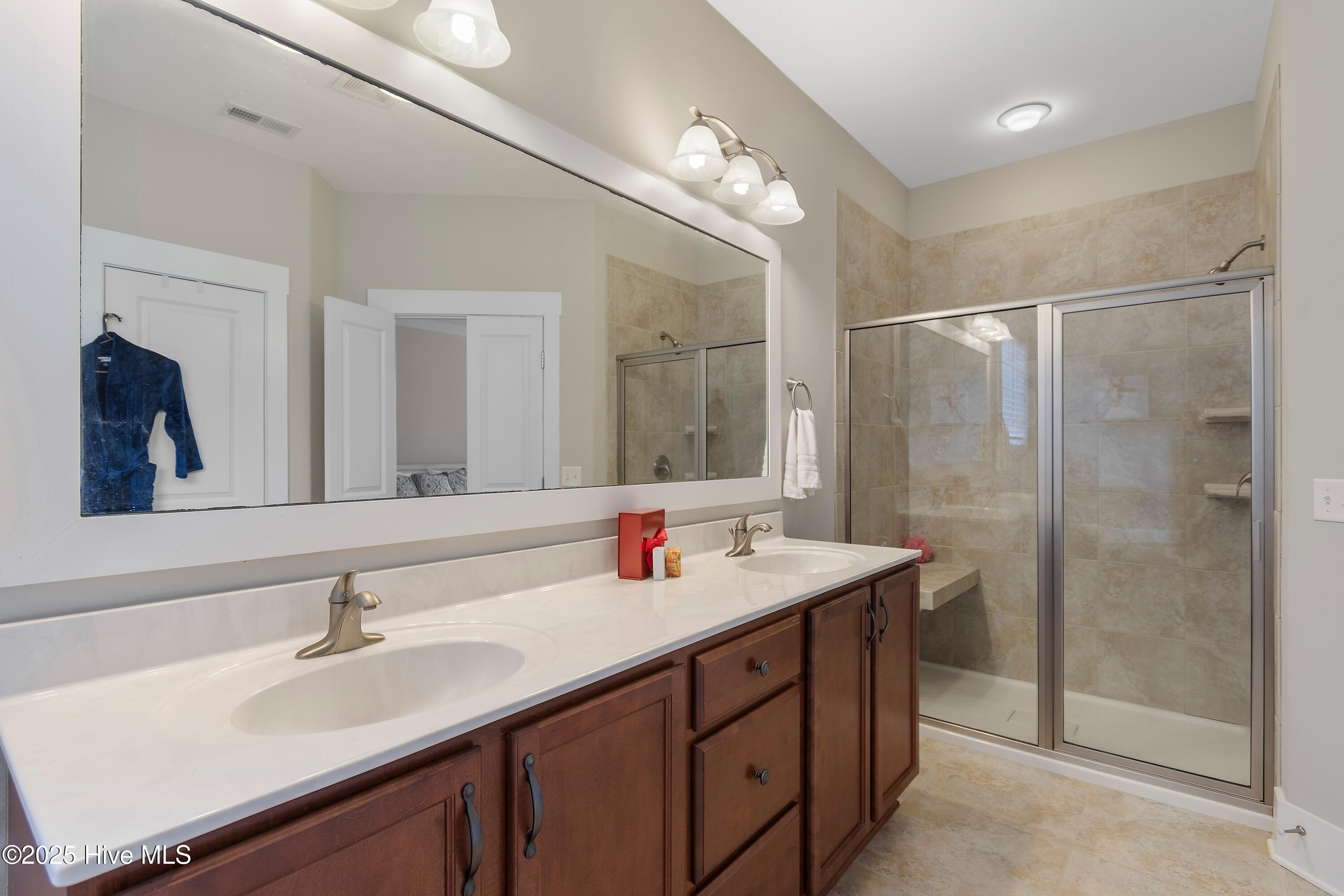 100534915 | Photo 25