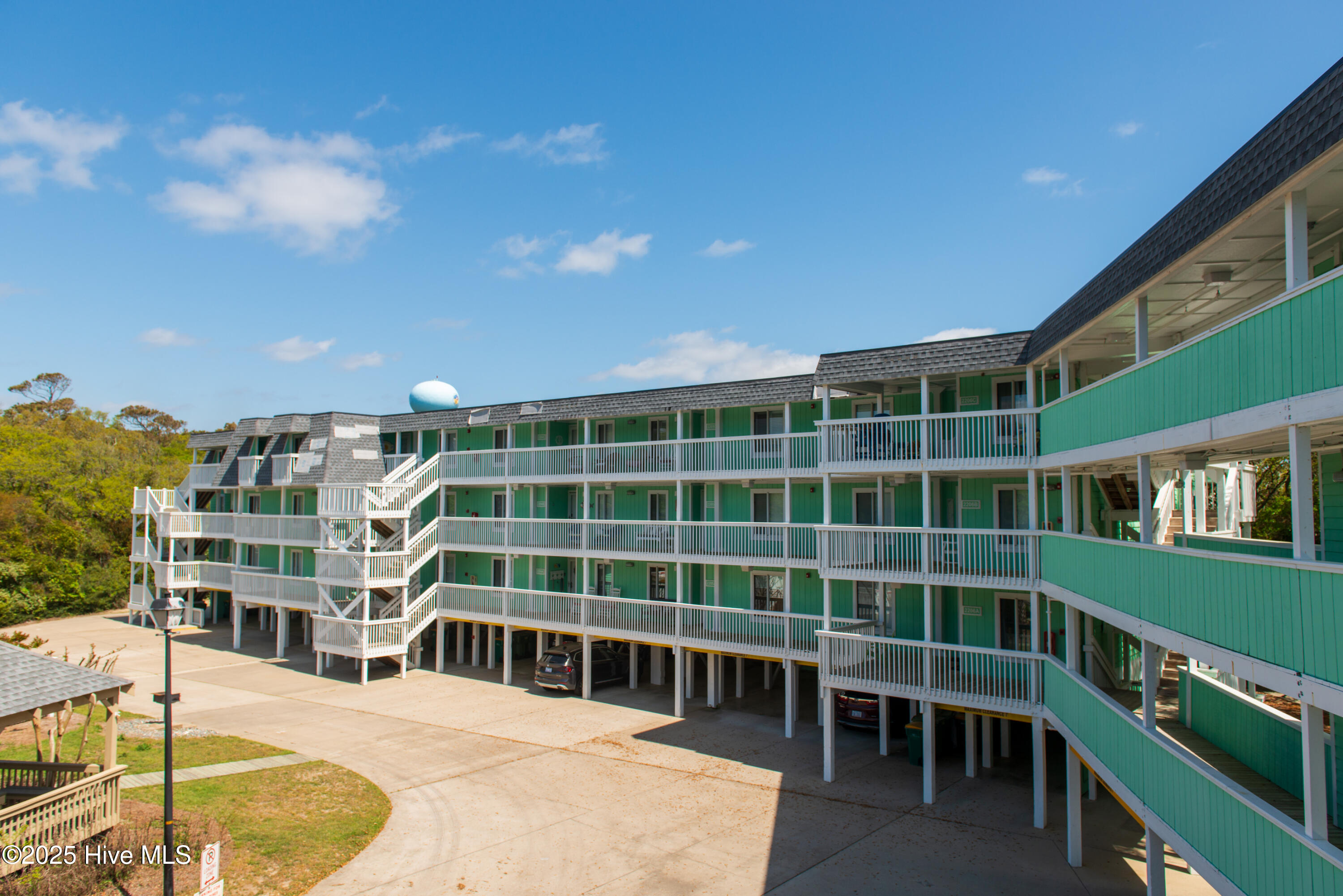 100556360 | Photo 56