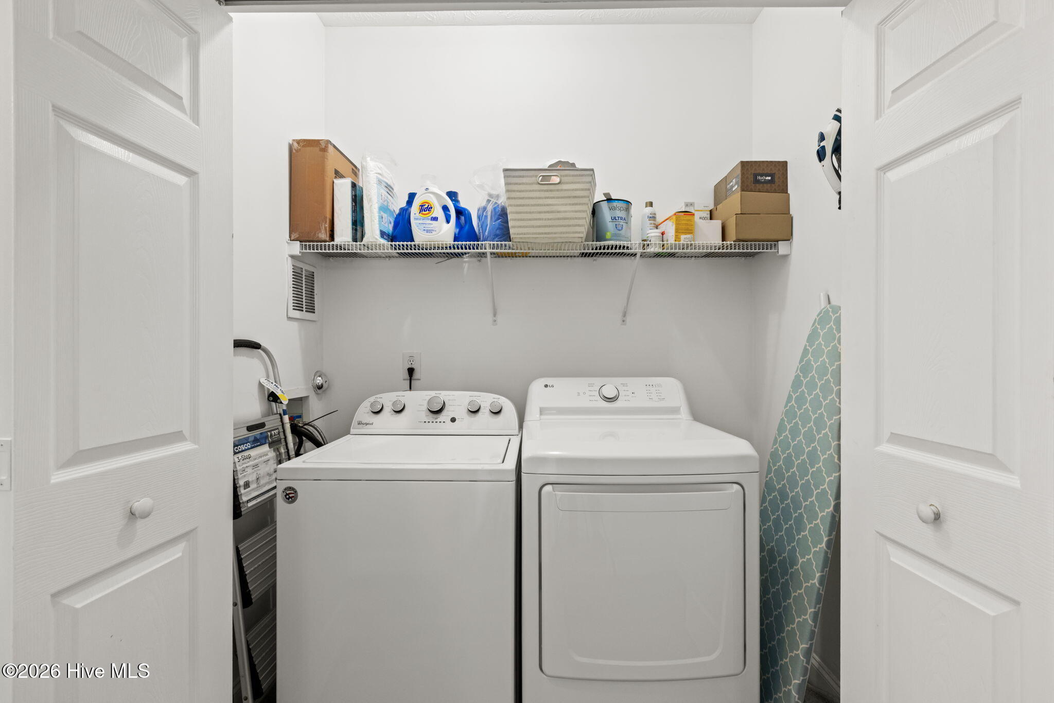 100556714 | Photo 25