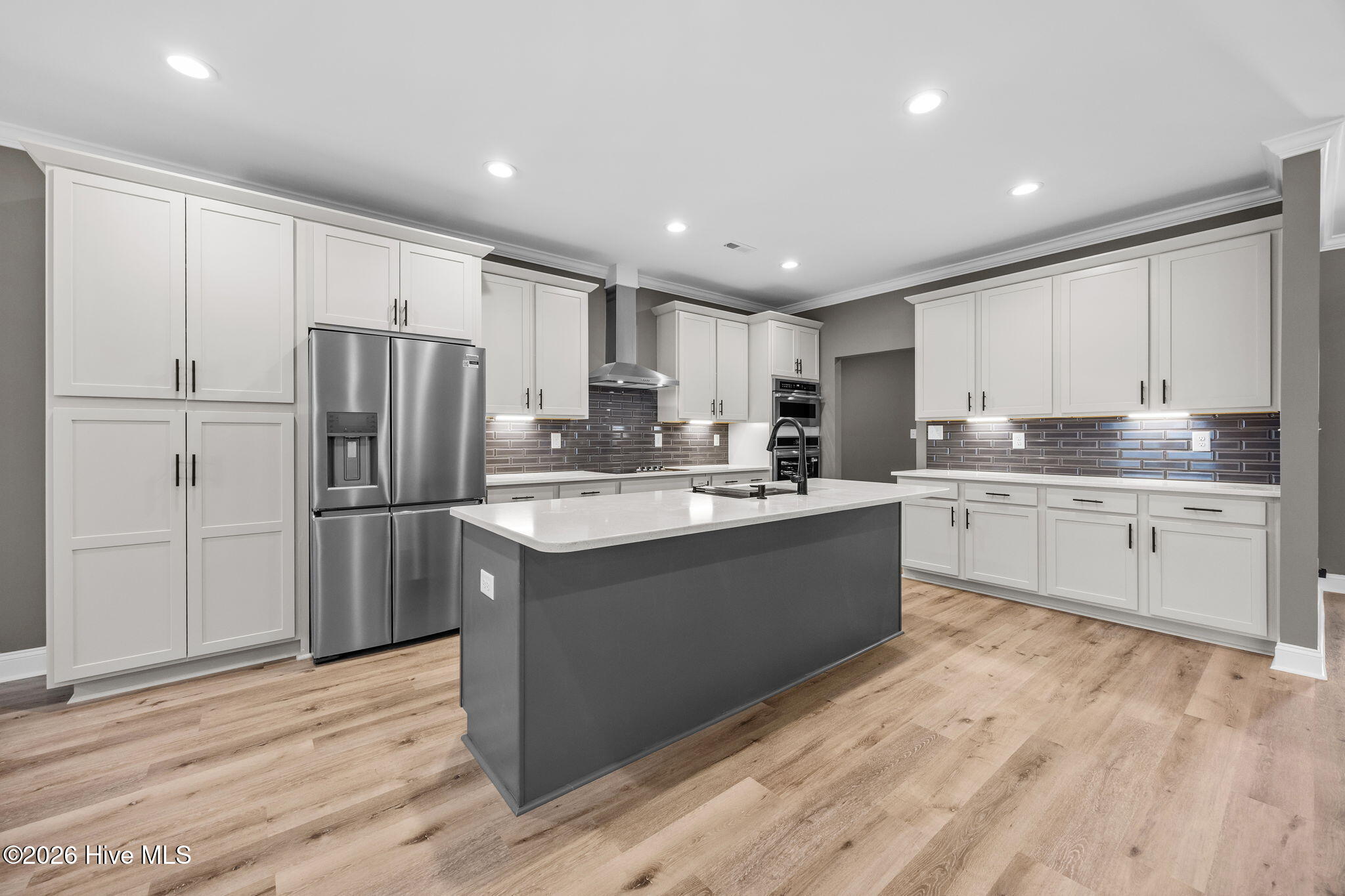 100569181 | Photo 14