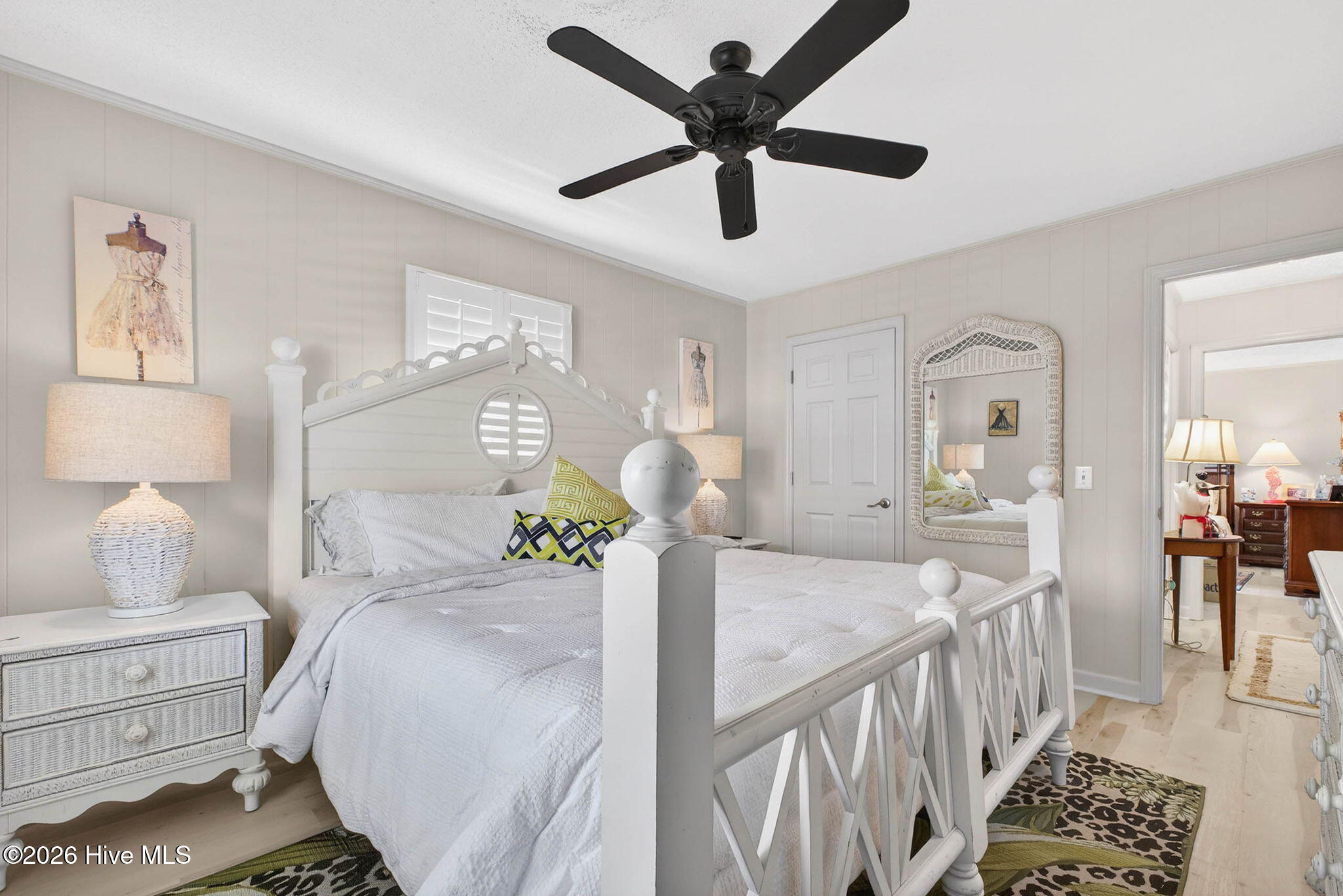 100560739 | Photo 58