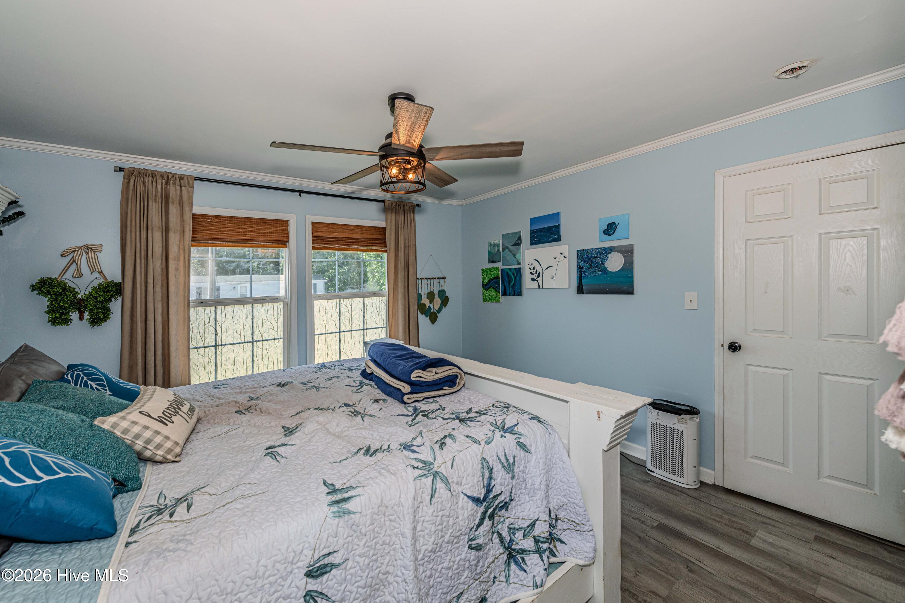 100588242 | Photo 31