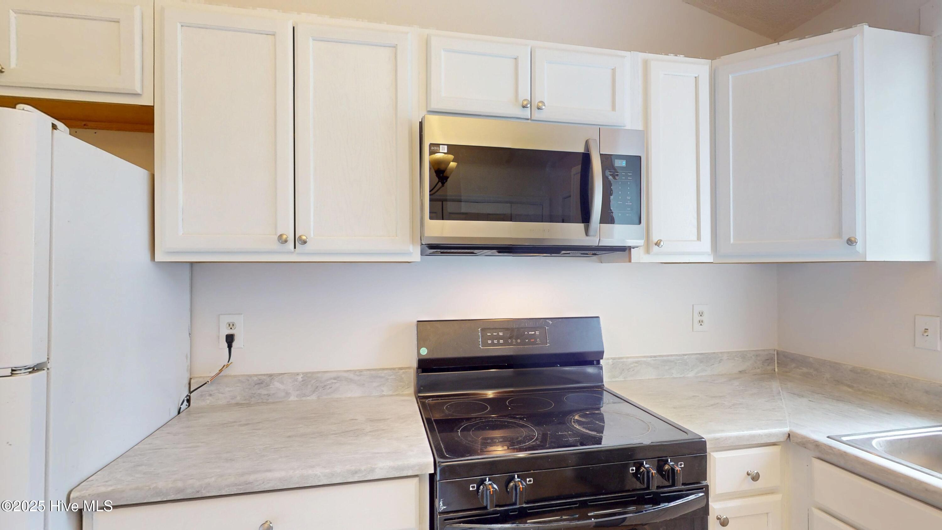 100536322 | Photo 13