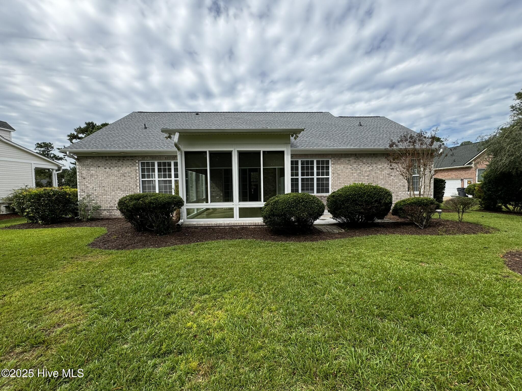 100526978 | Photo 15