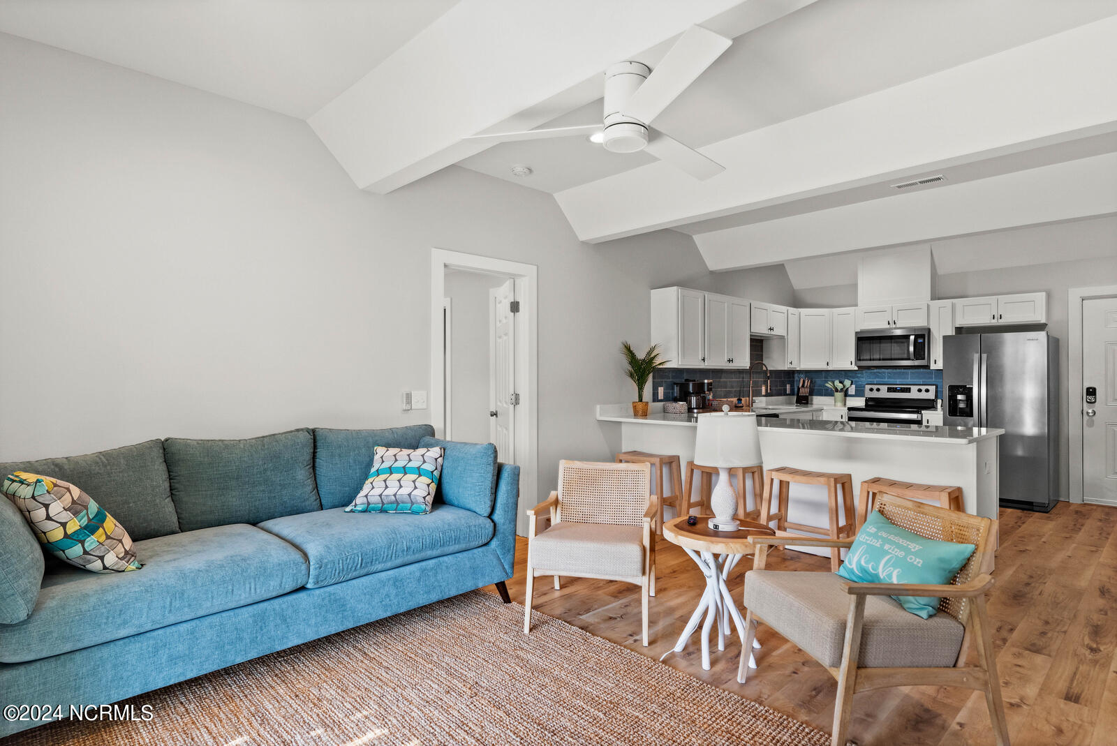 100565543 | Photo 18